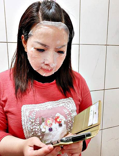 京法國際 藍鑽天女木蘭面膜 藍鑽花秘鎖水抗衰膠囊18.jpg