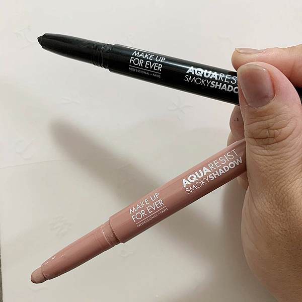 Make up for ever AQUA 24H防水眼影筆9.jpg