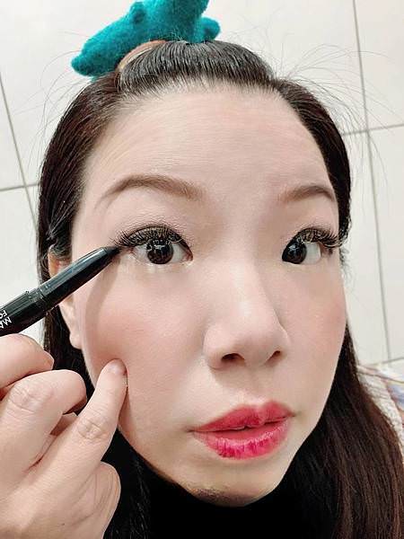 Make up for ever AQUA 24H防水眼影筆17new.jpg