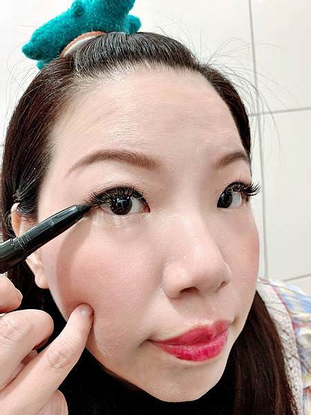 Make up for ever AQUA 24H防水眼影筆18.jpg