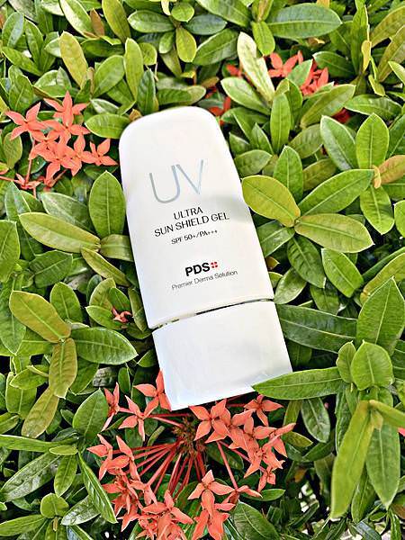 PDS ULTRA SUN SHIELD GEL逆齡潤白安心防曬霜3.jpg