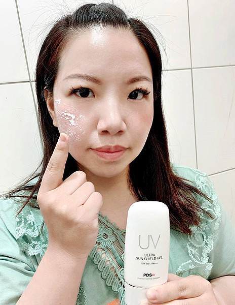 PDS ULTRA SUN SHIELD GEL逆齡潤白安心防曬霜26.jpg