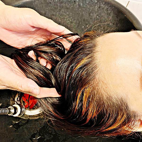 SALON DE MAGIE頂級專業沙龍安瓶護髮素24.jpg