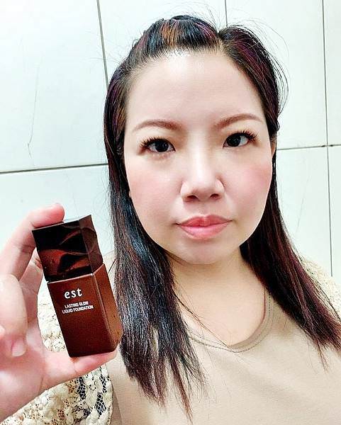 est嬡色緞光恆久粉底液20.jpg