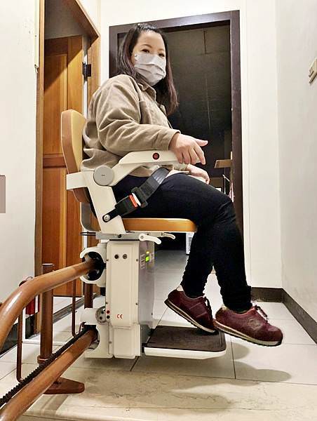羅布森升降椅17.jpg