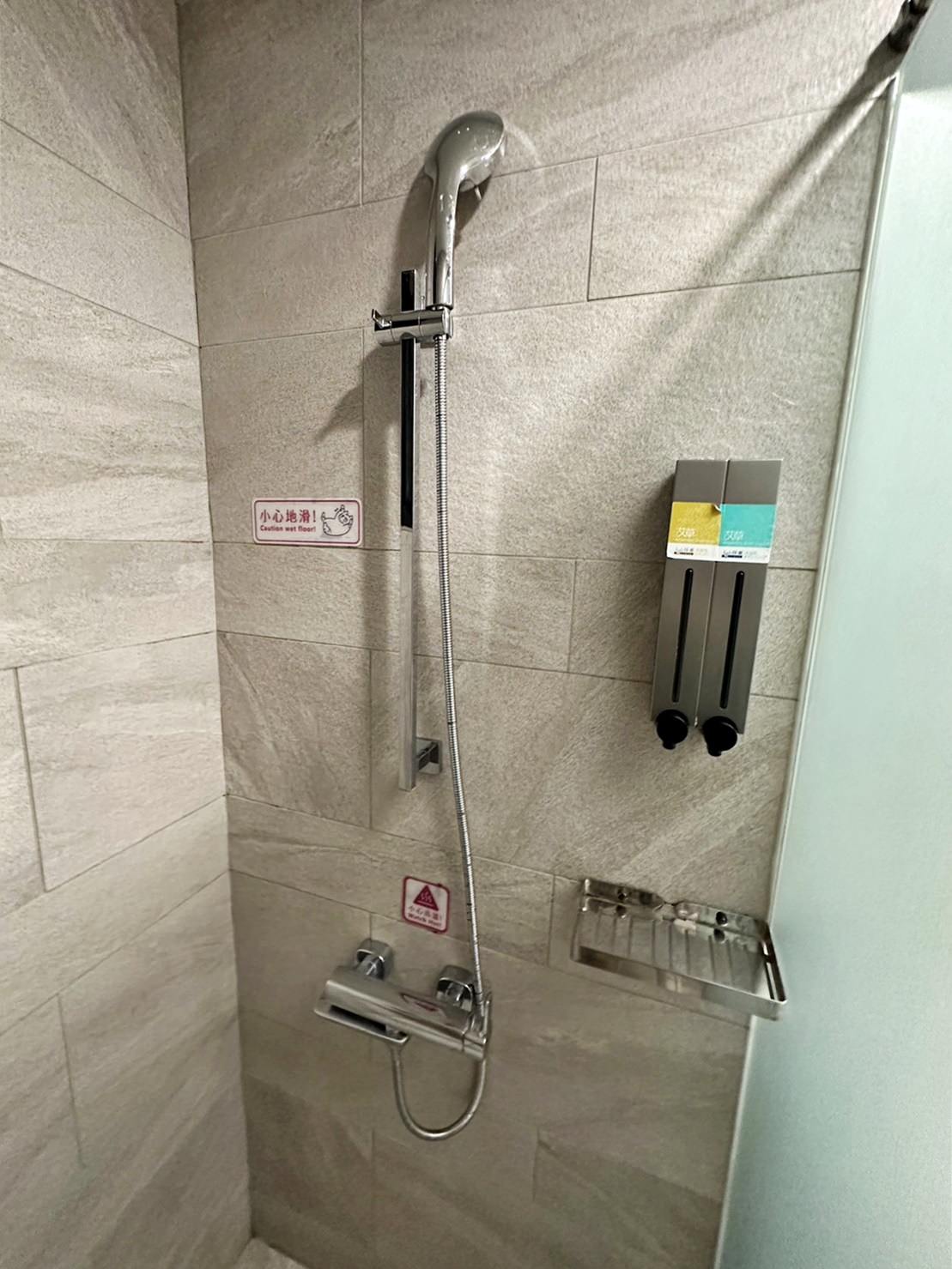 台中一中商圈住宿|一中漫走民宿旅店Taichung easylazy Inn|走路逛一中商圈,鄰近美食聖地,讓人陶醉慢活旅程之一中漫走民宿旅店入住心得分享! - 第11張圖 台中一中商圈住宿|一中漫走民宿旅店Taichung easylazy Inn|走路逛一中商圈,鄰近美食聖地,讓人陶醉慢活旅程之一中漫走民宿旅店入住心得分享!