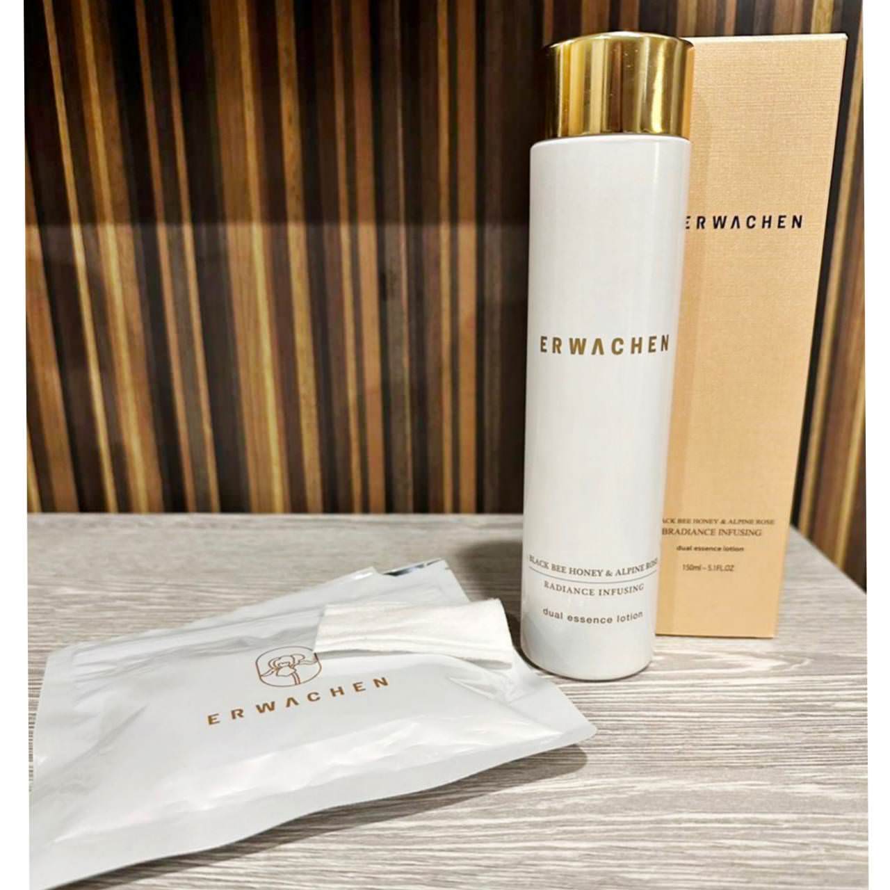 換季保養推薦|Erwachen醒寤黑蜂蜜玫瑰激光煥采活膚露|完美黃金油水比例,調理肌膚油水平衡! - 第3張圖 換季保養推薦|Erwachen醒寤黑蜂蜜玫瑰激光煥采活膚露|完美黃金油水比例,調理肌膚油水平衡!