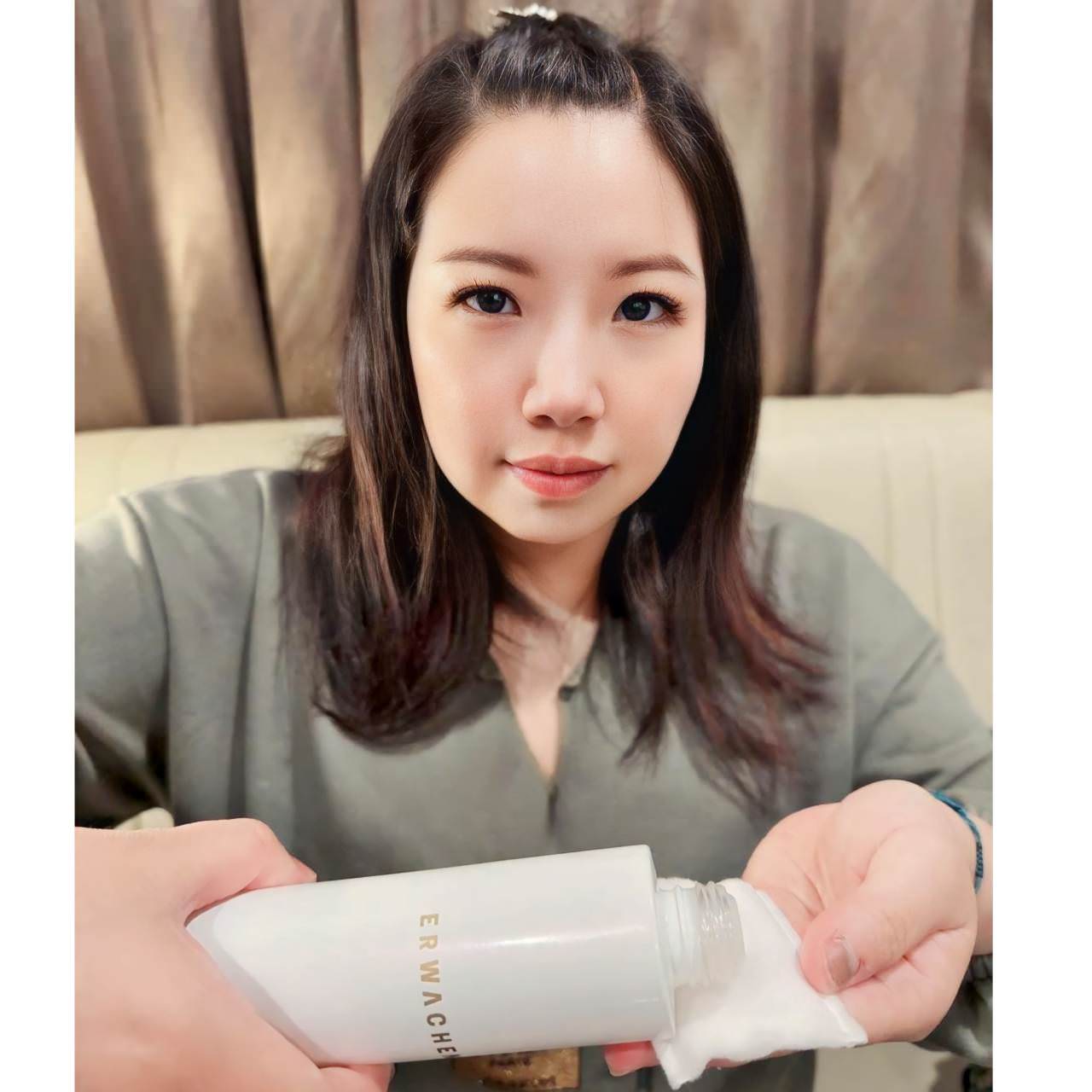 換季保養推薦|Erwachen醒寤黑蜂蜜玫瑰激光煥采活膚露|完美黃金油水比例,調理肌膚油水平衡! - 第6張圖 換季保養推薦|Erwachen醒寤黑蜂蜜玫瑰激光煥采活膚露|完美黃金油水比例,調理肌膚油水平衡!