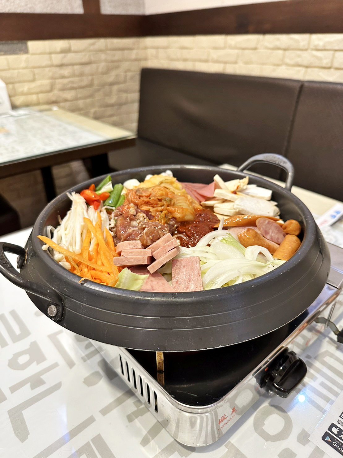 韓式料理|台中市北屯區 非常石鍋韓國料理|手工韓式小菜無限吃、韓式佈景、體驗韓服一秒到韓國,台中必吃韓式料理之美食饗宴! - 第2張圖 韓式料理|台中市北屯區 非常石鍋韓國料理|手工韓式小菜無限吃、韓式佈景、體驗韓服一秒到韓國,台中必吃韓式料理之美食饗宴!