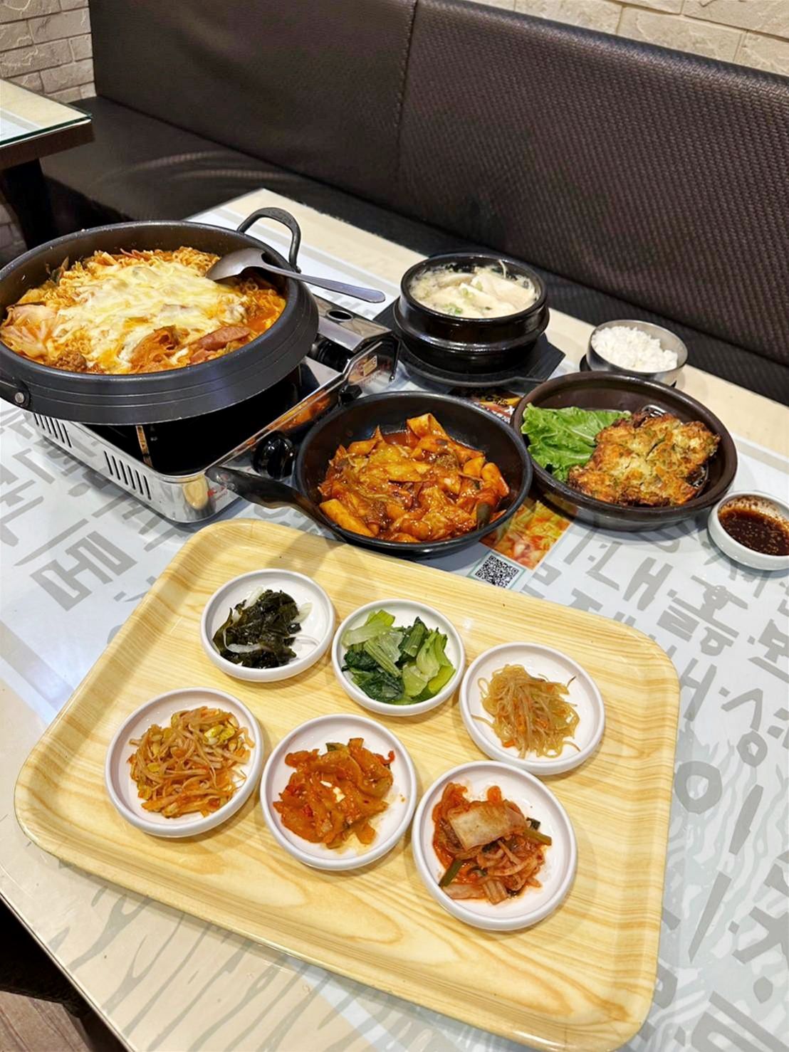 韓式料理|台中市北屯區 非常石鍋韓國料理|手工韓式小菜無限吃、韓式佈景、體驗韓服一秒到韓國,台中必吃韓式料理之美食饗宴! - 第13張圖 韓式料理|台中市北屯區 非常石鍋韓國料理|手工韓式小菜無限吃、韓式佈景、體驗韓服一秒到韓國,台中必吃韓式料理之美食饗宴!