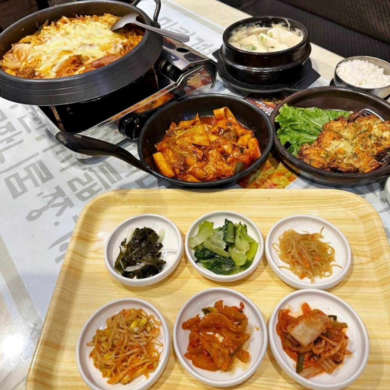 韓式料理|台中市北屯區 非常石鍋韓國料理|手工韓式小菜無限吃、韓式佈景、體驗韓服一秒到韓國,台中必吃韓式料理之美食饗宴! - 第9張圖 韓式料理|台中市北屯區 非常石鍋韓國料理|手工韓式小菜無限吃、韓式佈景、體驗韓服一秒到韓國,台中必吃韓式料理之美食饗宴!