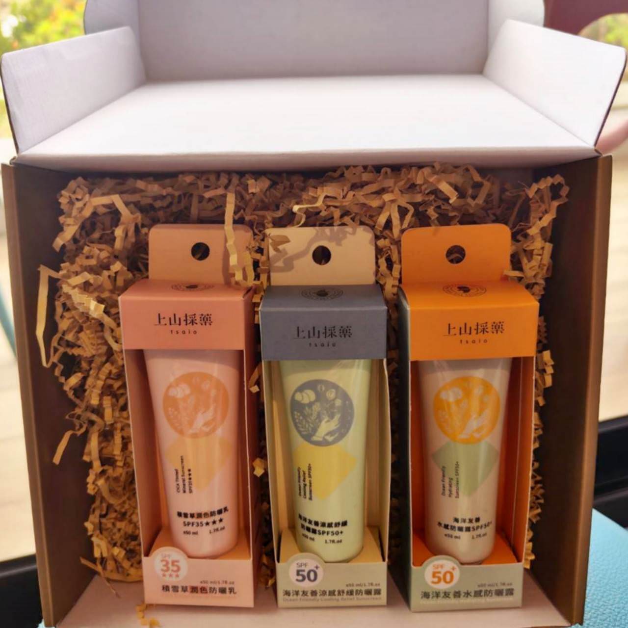 防曬推薦｜tsaio上山採藥積雪草潤色防曬乳、海洋友善涼感舒緩防曬露、海洋友善水感防曬露｜預防肌膚乾燥，清透自然妝感之上山採藥潤防曬產品開箱！