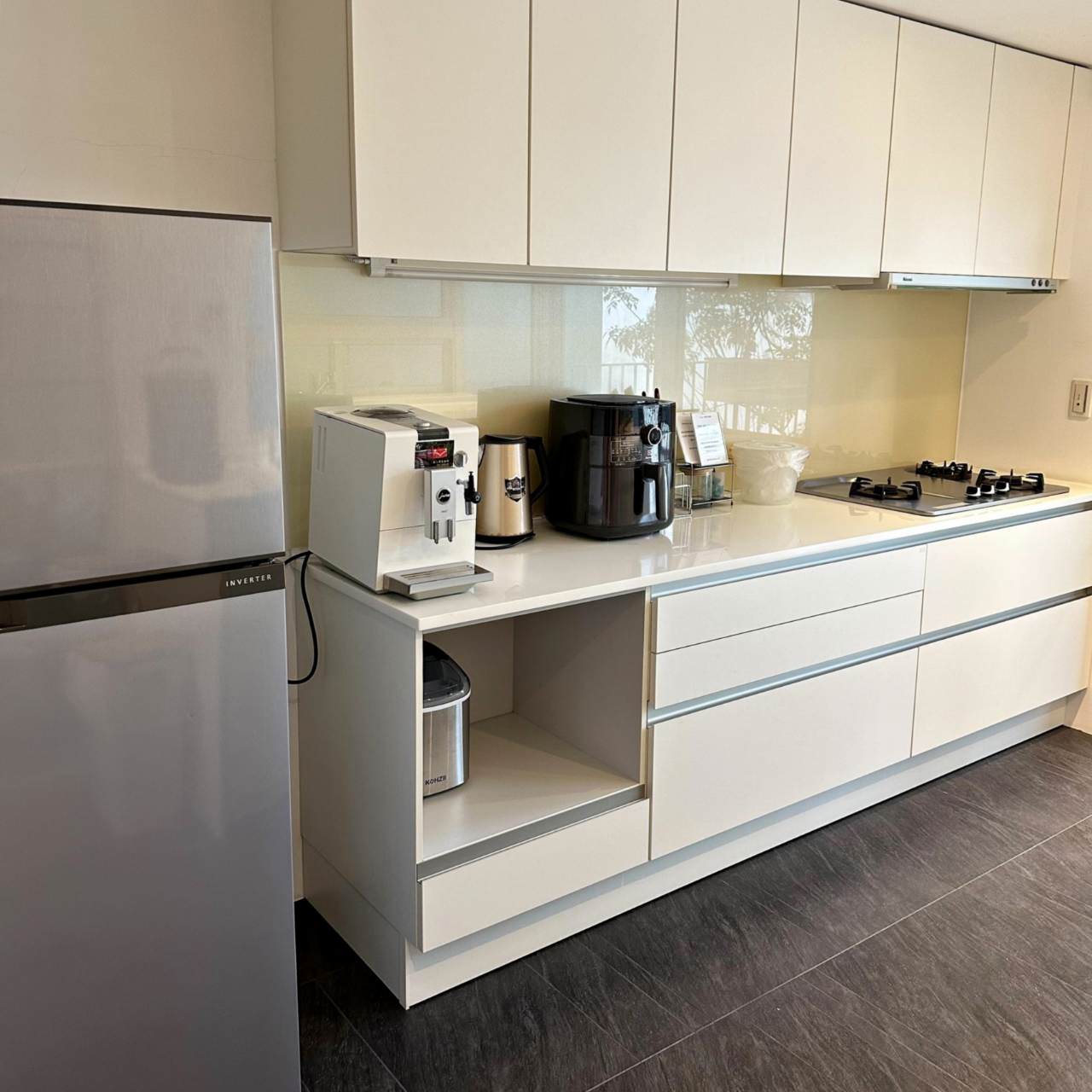 台南安平民宿｜台南安平南岸山‧綺民宿｜匠心獨具的安平包棟民宿，一天僅接待一組房客，盡情享受獨棟居住品質之南岸山‧綺民宿入住心得分享！