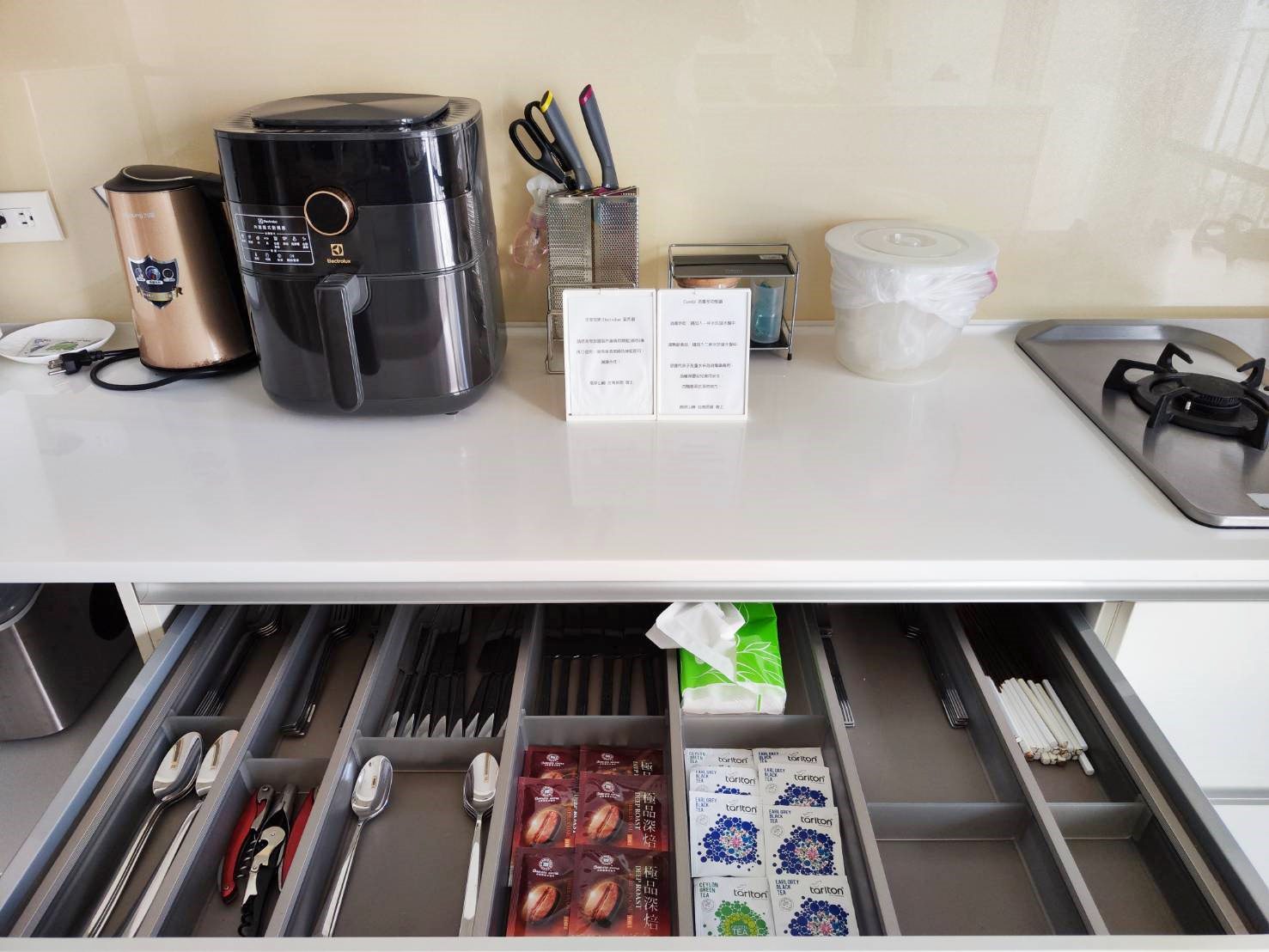 台南安平民宿｜台南安平南岸山‧綺民宿｜匠心獨具的安平包棟民宿，一天僅接待一組房客，盡情享受獨棟居住品質之南岸山‧綺民宿入住心得分享！