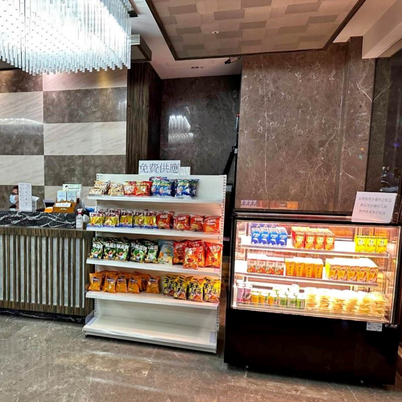 高雄火車站住宿｜高雄國際星辰旅館International Citizen Hotel｜距離「高雄火車站」車程5分鐘，鄰近三民夜市商圈，享受微醺時光之商務度假旅館入住心得分享