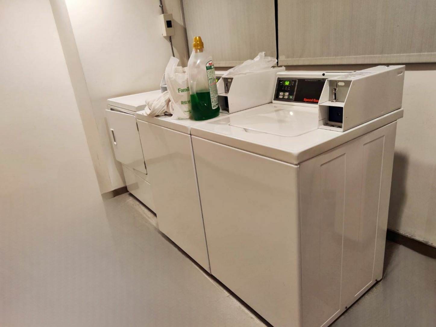 高雄火車站住宿｜高雄國際星辰旅館International Citizen Hotel｜距離「高雄火車站」車程5分鐘，鄰近三民夜市商圈，享受微醺時光之商務度假旅館入住心得分享