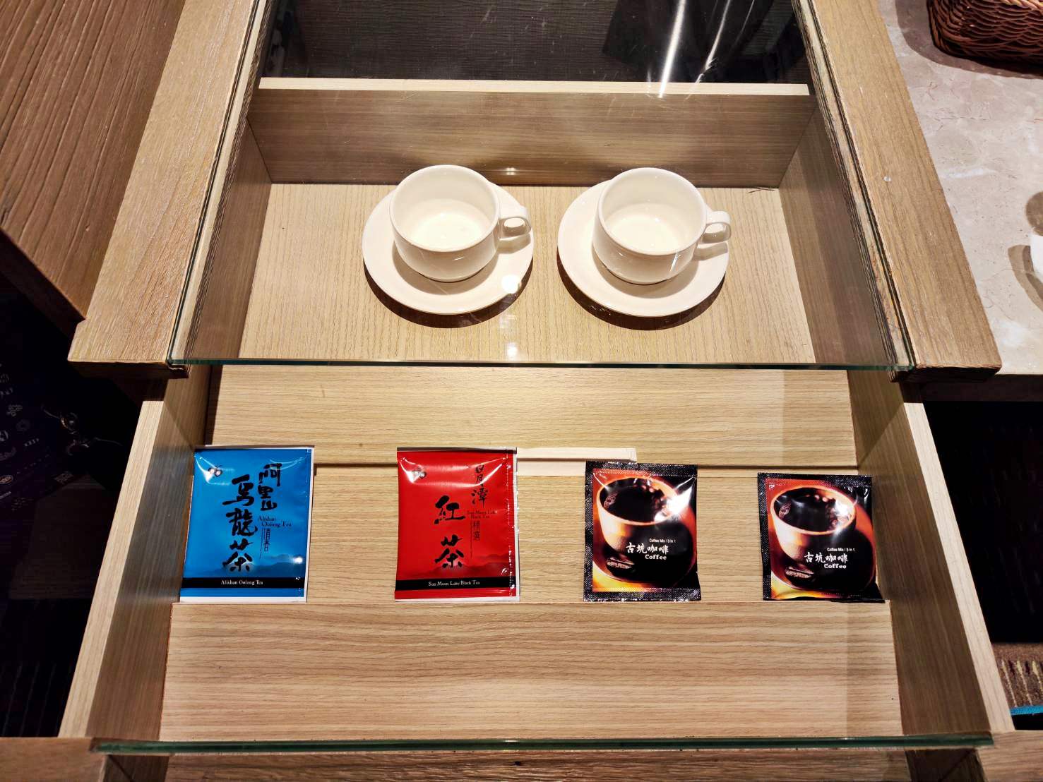 高雄火車站住宿｜高雄國際星辰旅館International Citizen Hotel｜距離「高雄火車站」車程5分鐘，鄰近三民夜市商圈，享受微醺時光之商務度假旅館入住心得分享