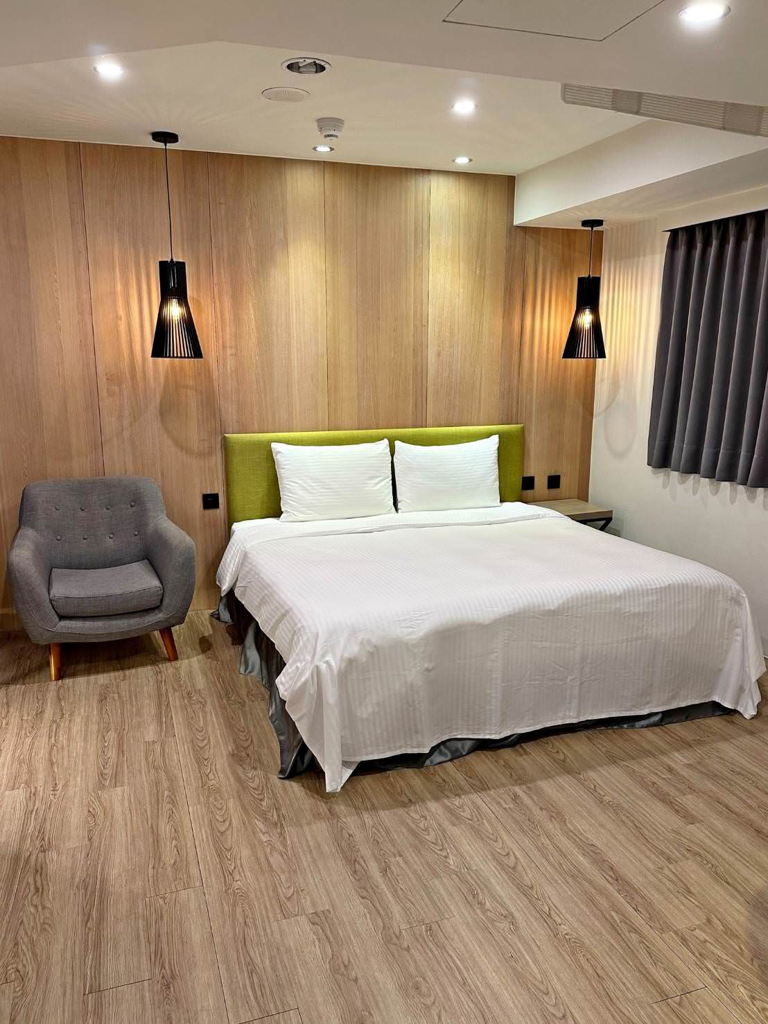 台中西區住宿推薦|綠宿行旅Green Hotel|心之光牆全台獨家室內煙火、戶外停車場與免費洗衣機,打造綠意迷人休憩空間之綠宿行旅入住心得分享! - 第77張圖 台中西區住宿推薦|綠宿行旅Green Hotel|心之光牆全台獨家室內煙火、戶外停車場與免費洗衣機,打造綠意迷人休憩空間之綠宿行旅入住心得分享!