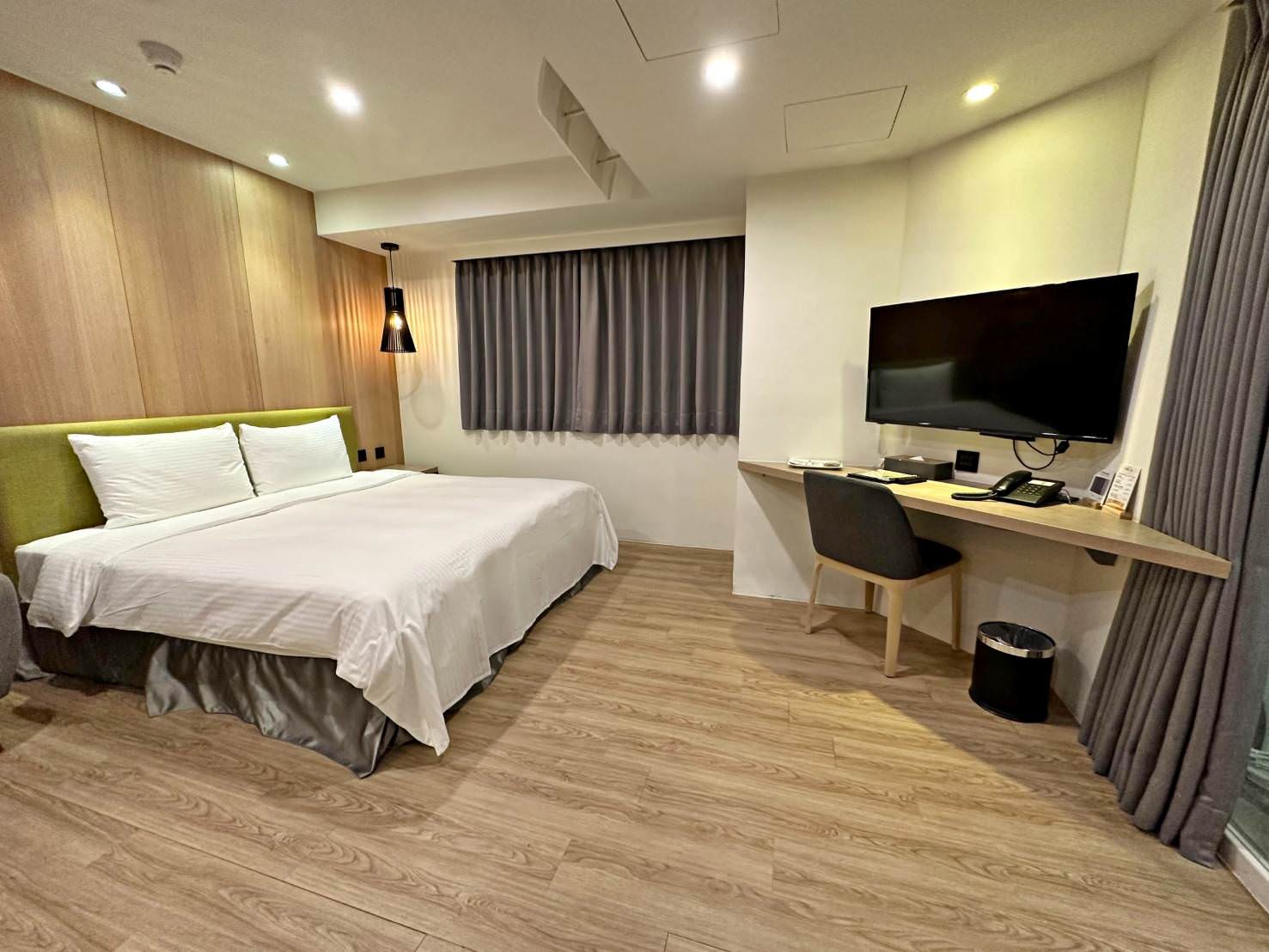 台中西區住宿推薦|綠宿行旅Green Hotel|心之光牆全台獨家室內煙火、戶外停車場與免費洗衣機,打造綠意迷人休憩空間之綠宿行旅入住心得分享! - 第72張圖 台中西區住宿推薦|綠宿行旅Green Hotel|心之光牆全台獨家室內煙火、戶外停車場與免費洗衣機,打造綠意迷人休憩空間之綠宿行旅入住心得分享!