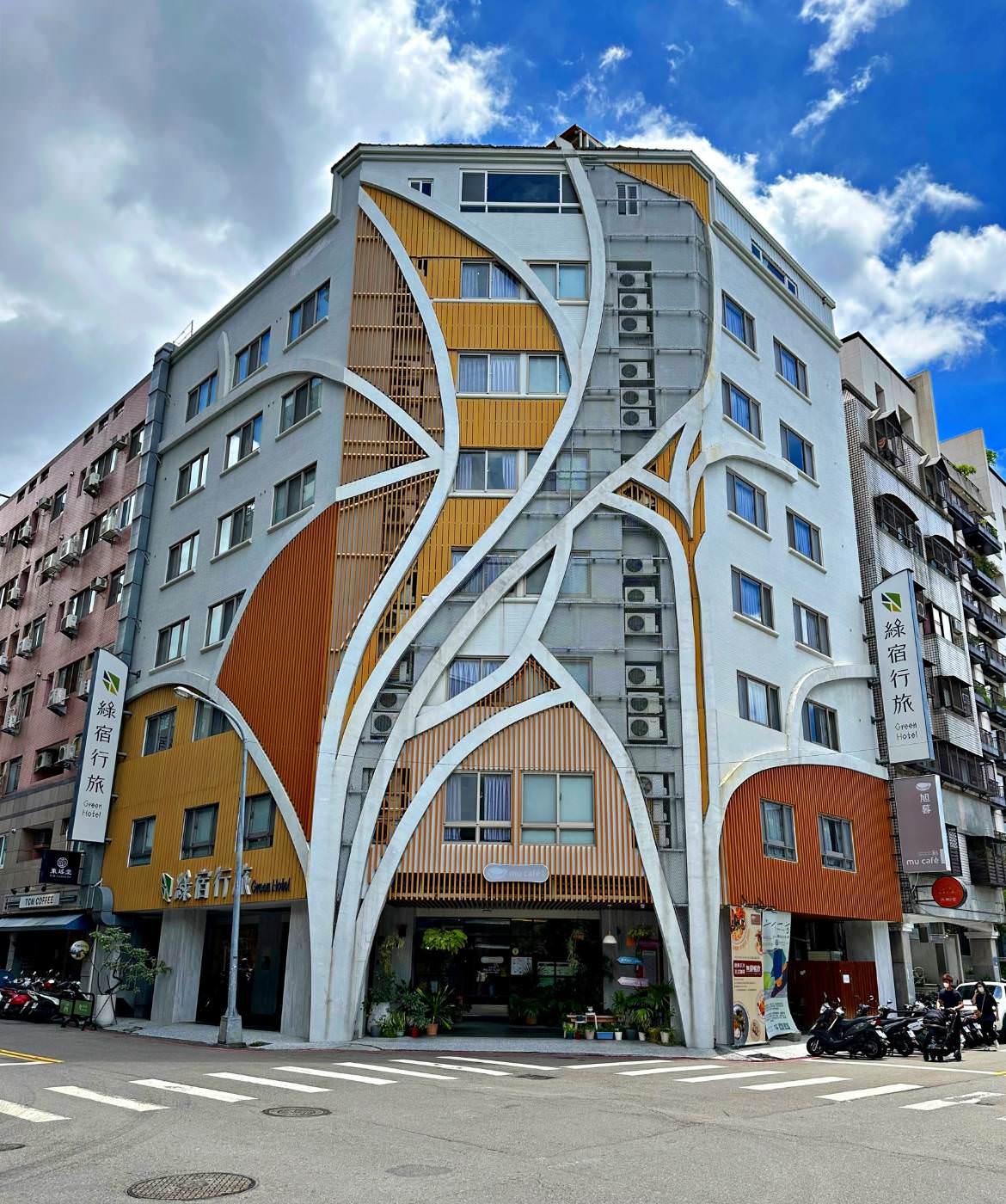 台中西區住宿推薦|綠宿行旅Green Hotel|心之光牆全台獨家室內煙火、戶外停車場與免費洗衣機,打造綠意迷人休憩空間之綠宿行旅入住心得分享! - 第90張圖 台中西區住宿推薦|綠宿行旅Green Hotel|心之光牆全台獨家室內煙火、戶外停車場與免費洗衣機,打造綠意迷人休憩空間之綠宿行旅入住心得分享!