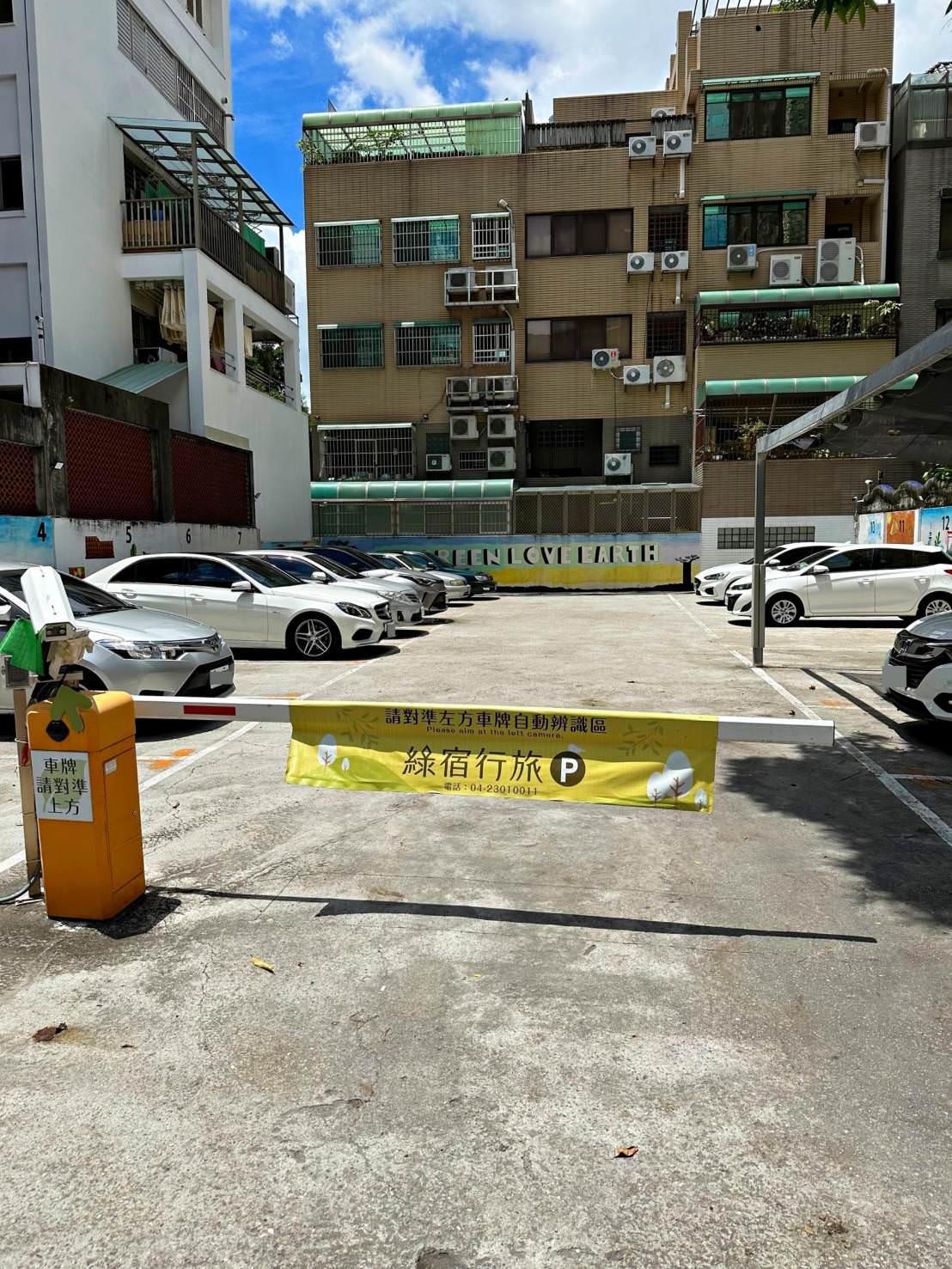 台中西區住宿推薦|綠宿行旅Green Hotel|心之光牆全台獨家室內煙火、戶外停車場與免費洗衣機,打造綠意迷人休憩空間之綠宿行旅入住心得分享! - 第9張圖 台中西區住宿推薦|綠宿行旅Green Hotel|心之光牆全台獨家室內煙火、戶外停車場與免費洗衣機,打造綠意迷人休憩空間之綠宿行旅入住心得分享!