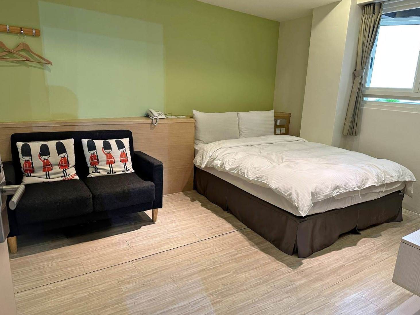 台中西屯區住宿推薦|台中逢甲住宿.葉綠宿旅館Green Hotel|室內就能享受採光、綠意與日光窗景,距離逢甲夜市步行不到5分鐘,吃喝玩樂生活機能方便之逢甲葉綠宿旅館入住心得分享! - 第54張圖 台中西屯區住宿推薦|台中逢甲住宿.葉綠宿旅館Green Hotel|室內就能享受採光、綠意與日光窗景,距離逢甲夜市步行不到5分鐘,吃喝玩樂生活機能方便之逢甲葉綠宿旅館入住心得分享!