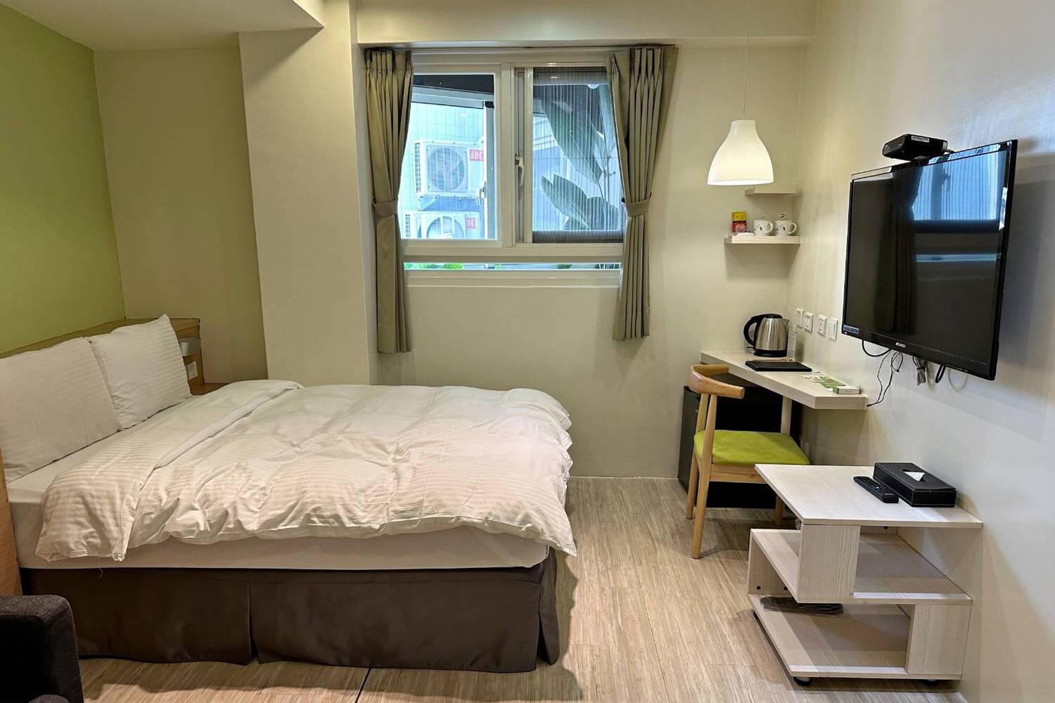 台中西屯區住宿推薦|台中逢甲住宿.葉綠宿旅館Green Hotel|室內就能享受採光、綠意與日光窗景,距離逢甲夜市步行不到5分鐘,吃喝玩樂生活機能方便之逢甲葉綠宿旅館入住心得分享! - 第59張圖 台中西屯區住宿推薦|台中逢甲住宿.葉綠宿旅館Green Hotel|室內就能享受採光、綠意與日光窗景,距離逢甲夜市步行不到5分鐘,吃喝玩樂生活機能方便之逢甲葉綠宿旅館入住心得分享!