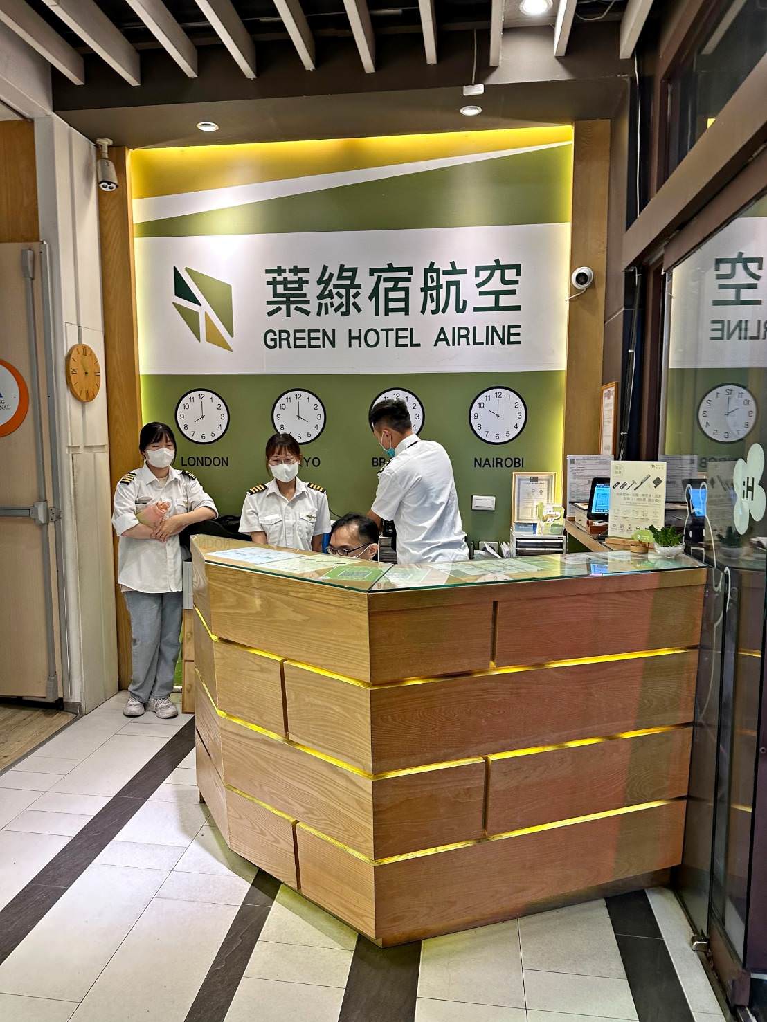 台中西屯區住宿推薦|台中逢甲住宿.葉綠宿旅館Green Hotel|室內就能享受採光、綠意與日光窗景,距離逢甲夜市步行不到5分鐘,吃喝玩樂生活機能方便之逢甲葉綠宿旅館入住心得分享! - 第12張圖 台中西屯區住宿推薦|台中逢甲住宿.葉綠宿旅館Green Hotel|室內就能享受採光、綠意與日光窗景,距離逢甲夜市步行不到5分鐘,吃喝玩樂生活機能方便之逢甲葉綠宿旅館入住心得分享!