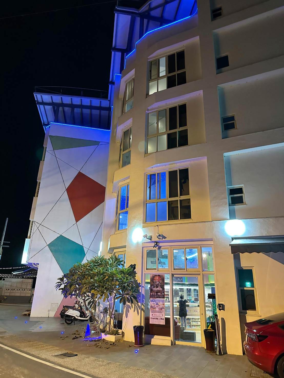 台中后里區親子民宿推薦｜風自然親子時尚旅宿｜鄰近麗寶樂園，戶外大型停車場、點心區全天免費供應，多種親子主題房型，住到流連忘返之后麗安心親子時尚旅宿入住心得分享！