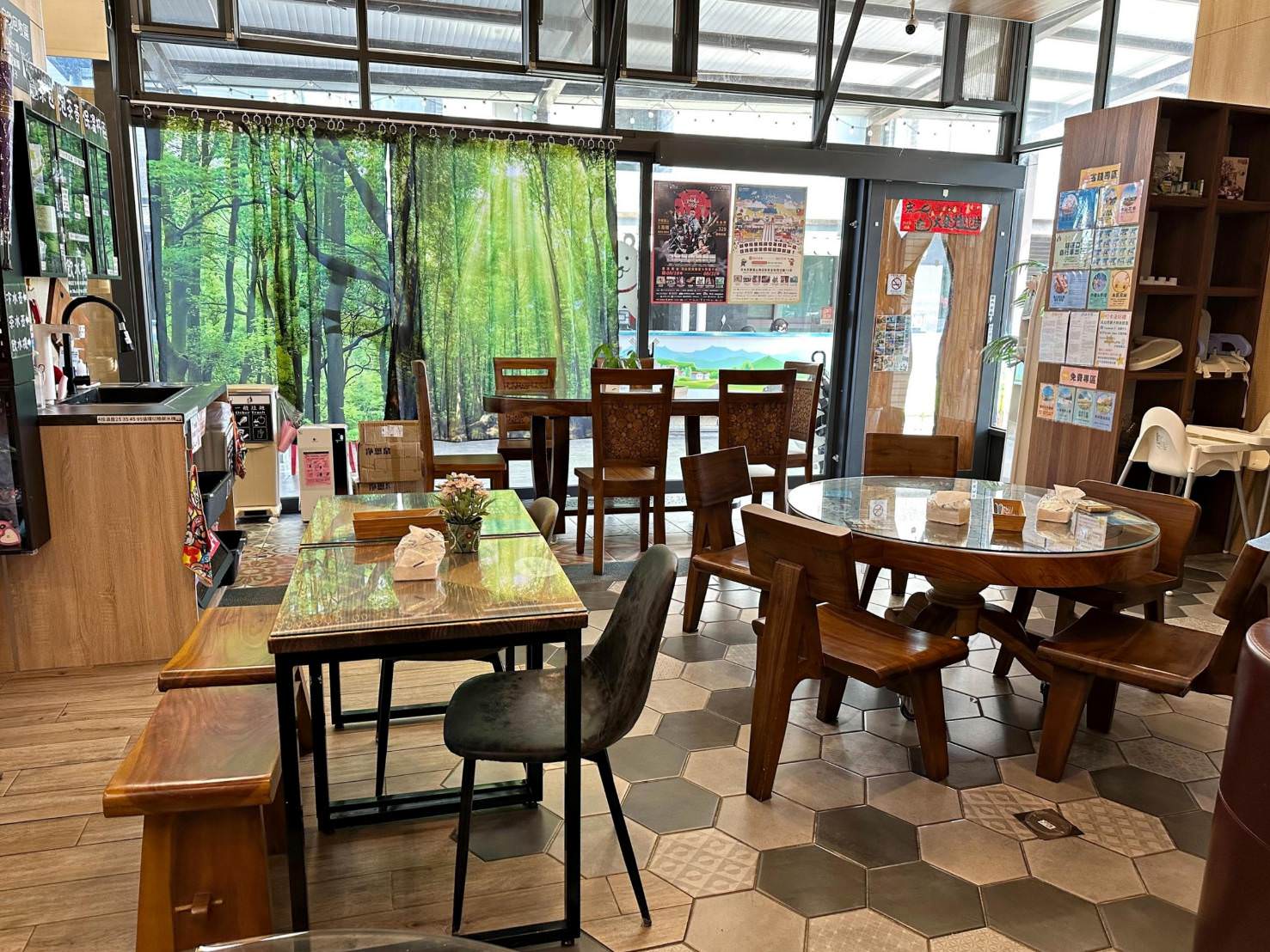 台中后里區親子民宿推薦｜風自然親子時尚旅宿｜鄰近麗寶樂園，戶外大型停車場、點心區全天免費供應，多種親子主題房型，住到流連忘返之后麗安心親子時尚旅宿入住心得分享！