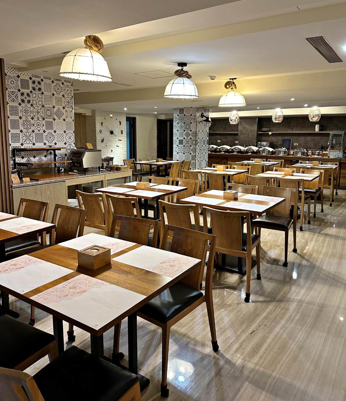 嘉義文化路夜市住宿|蘭桂坊花園酒店|緊臨文化路觀光夜市,自助式早餐吃到飽美味浮誇,體驗慵懶舒適的放鬆氛圍之蘭桂坊花園酒店入住心得分享! - 第40張圖 嘉義文化路夜市住宿|蘭桂坊花園酒店|緊臨文化路觀光夜市,自助式早餐吃到飽美味浮誇,體驗慵懶舒適的放鬆氛圍之蘭桂坊花園酒店入住心得分享!