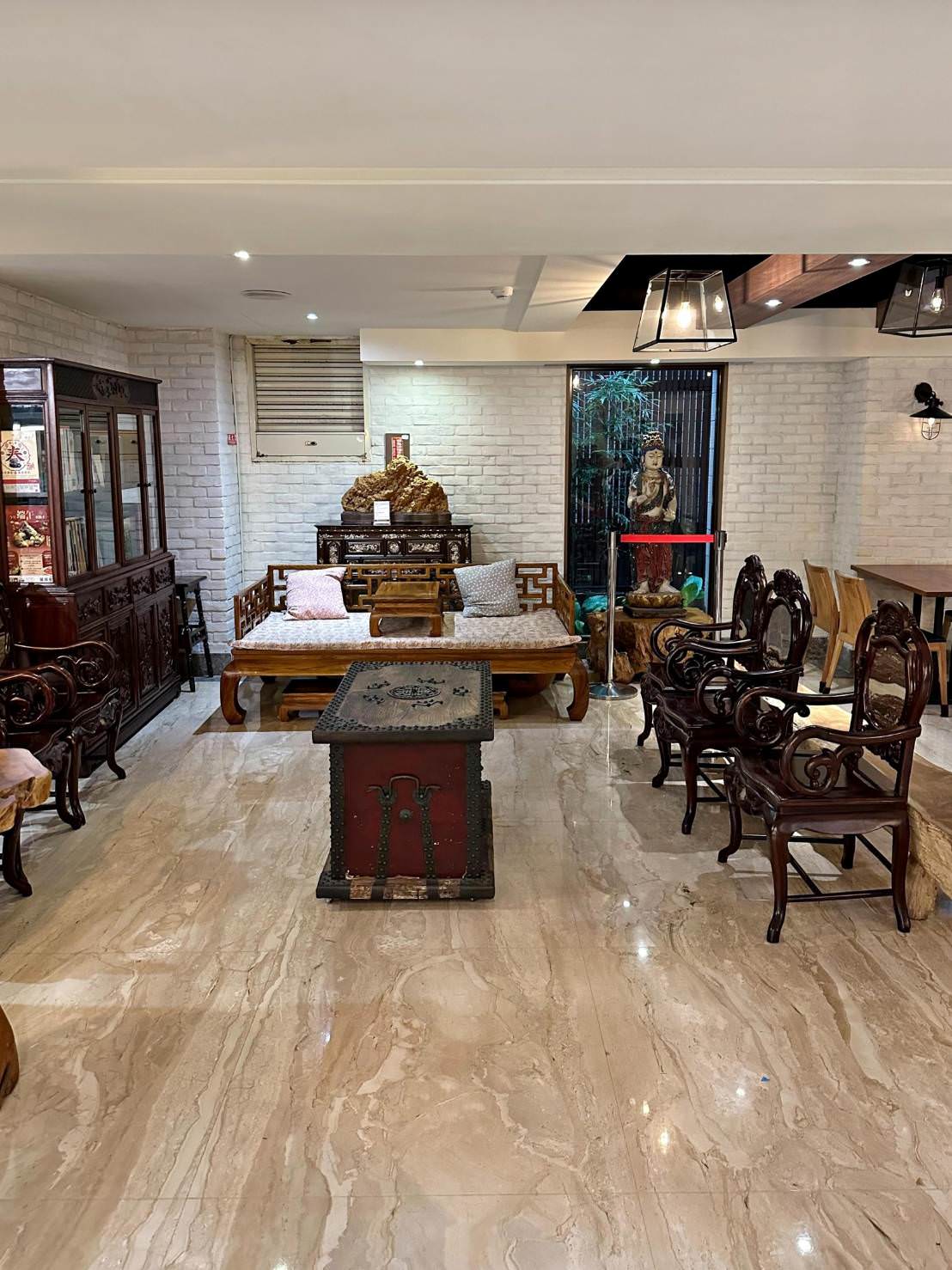 嘉義文化路夜市住宿|蘭桂坊花園酒店|緊臨文化路觀光夜市,自助式早餐吃到飽美味浮誇,體驗慵懶舒適的放鬆氛圍之蘭桂坊花園酒店入住心得分享! - 第24張圖 嘉義文化路夜市住宿|蘭桂坊花園酒店|緊臨文化路觀光夜市,自助式早餐吃到飽美味浮誇,體驗慵懶舒適的放鬆氛圍之蘭桂坊花園酒店入住心得分享!