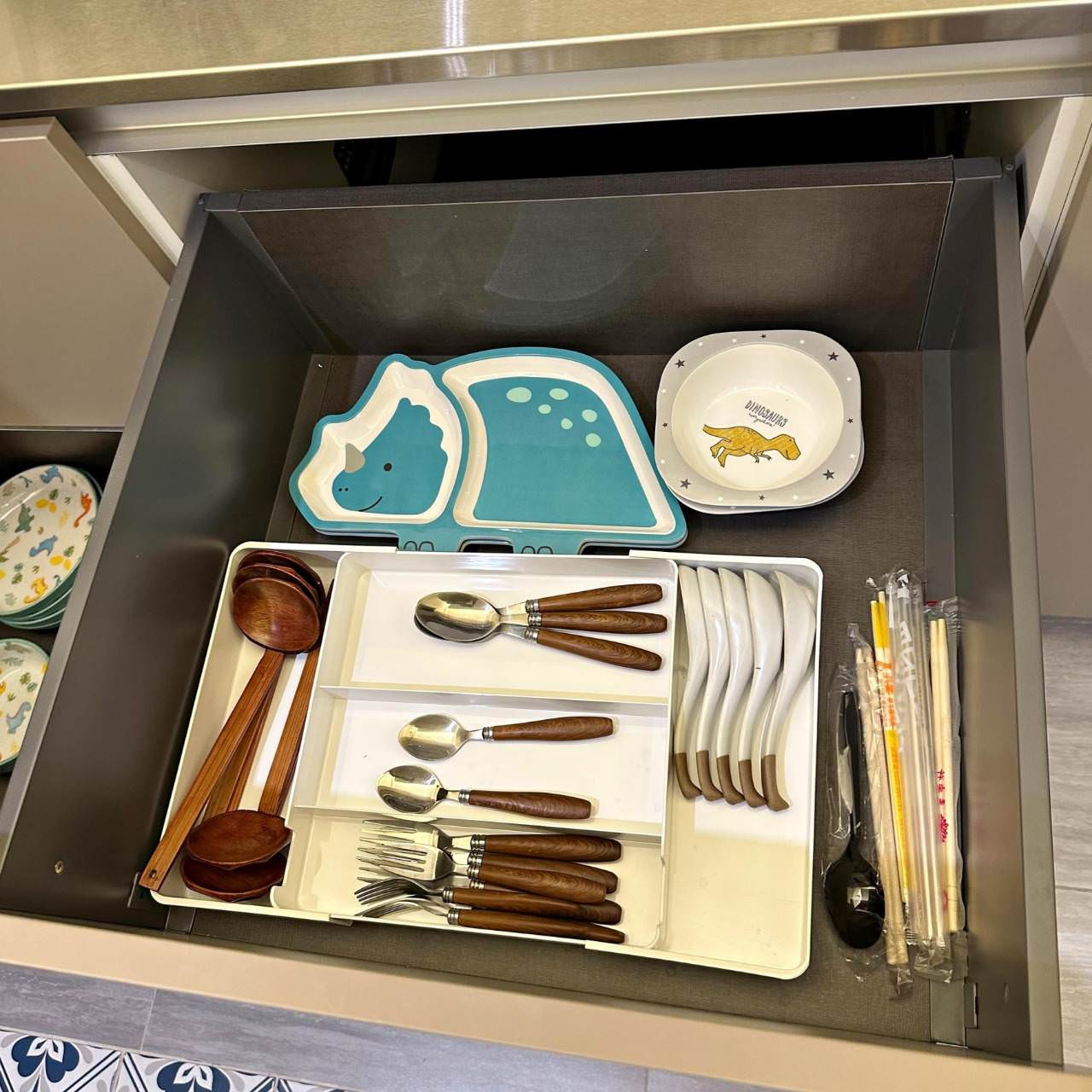 台南中西區民宿｜台南龍滴家民宿｜台南滴家創意民宿二館，入住送在地品牌Sounds good襪子，享受舒適如家的旅程之龍滴家民宿入住心得分享！