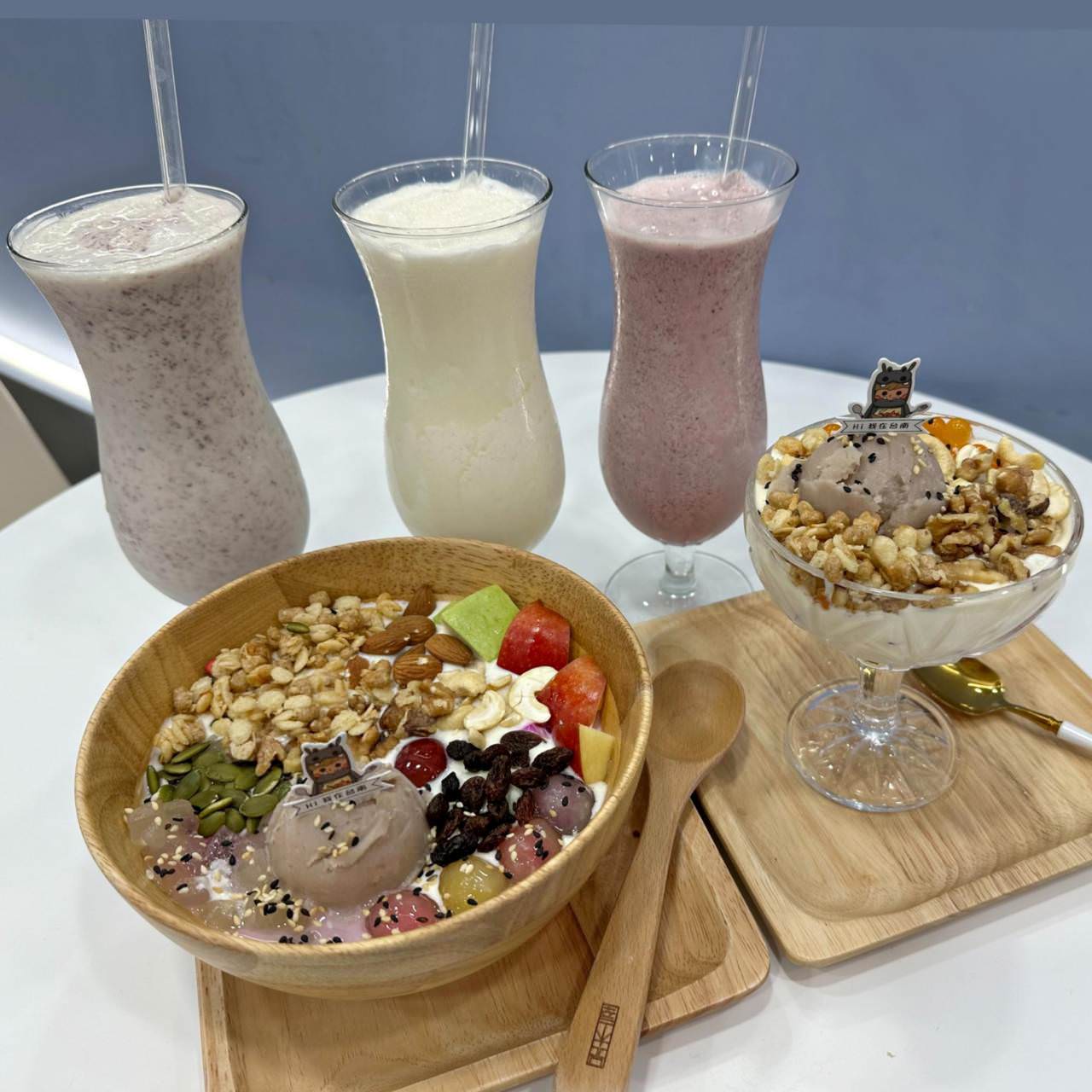 台南創意料理｜台南中西區Buy a goods百合穀室西門創始店｜自選酸奶水果撈口味，好吃又好看的酸奶、水果與穀物之美食饗宴！
