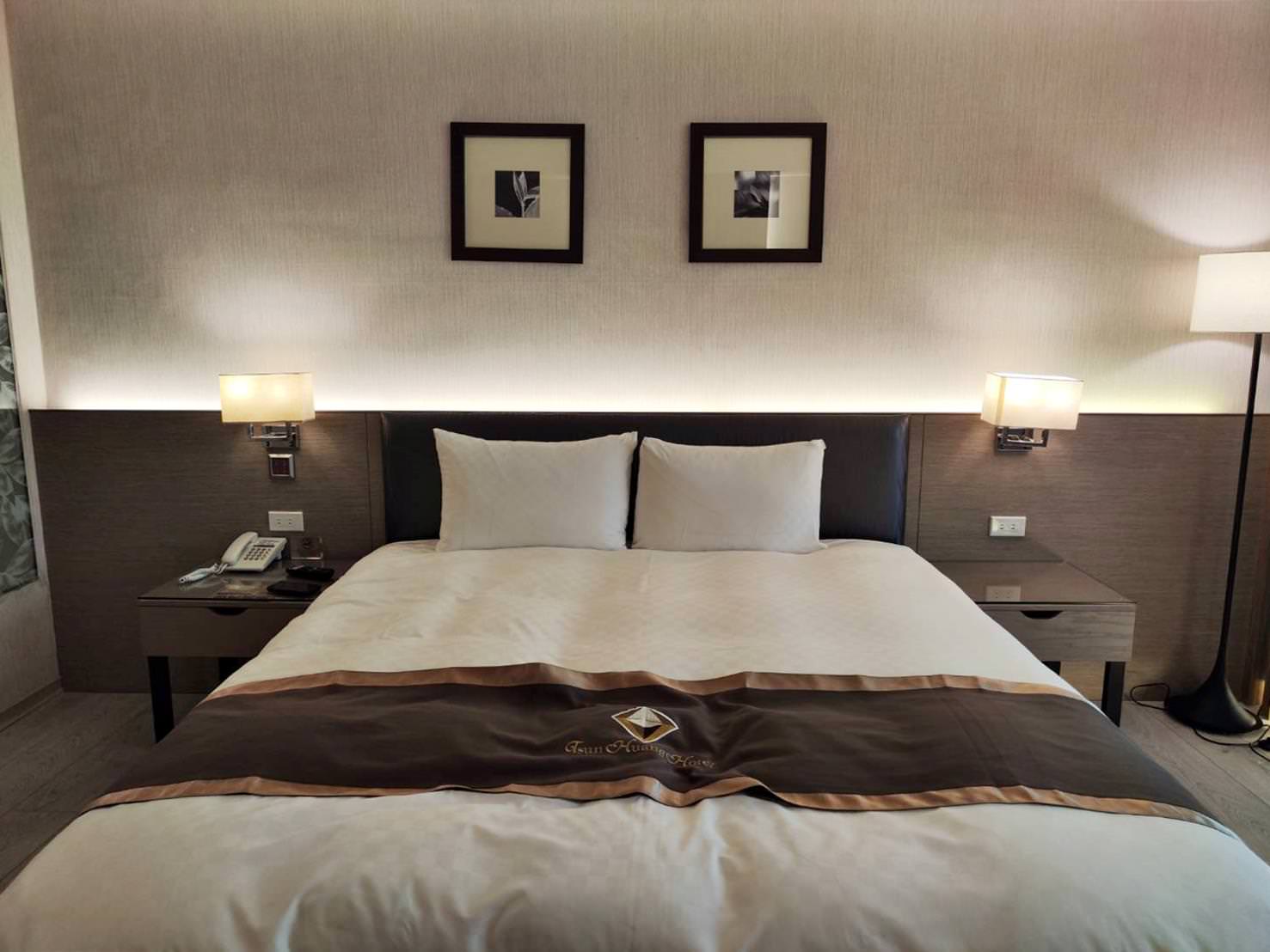 嘉義市泳池飯店住宿｜尊皇大飯店｜距離文化路觀光夜市10分鐘，設施設備一應俱全，附設自助早餐、精緻鍋物、露天泳池、景觀酒吧之尊皇大飯店入住心得分享！