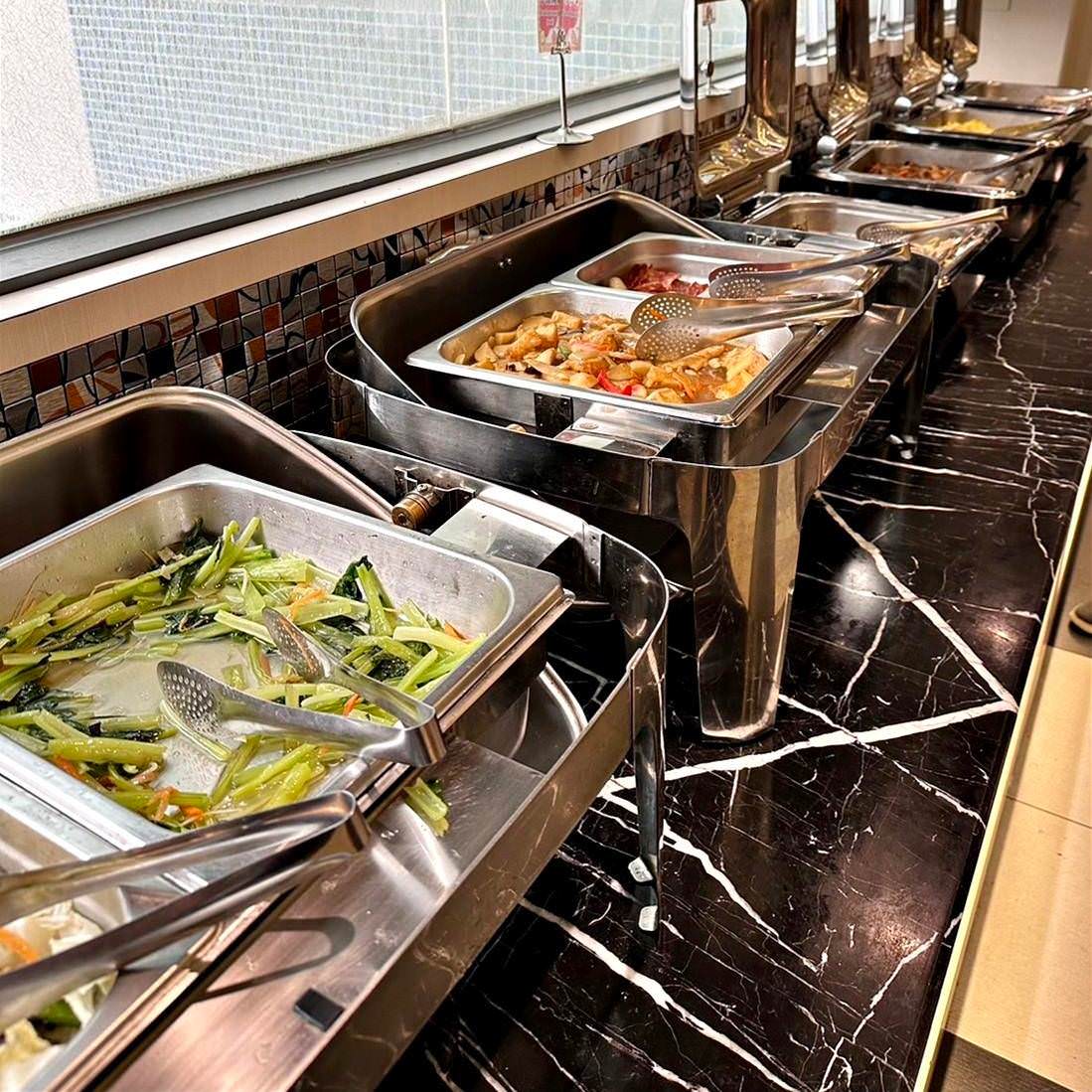 嘉義市泳池飯店住宿｜尊皇大飯店｜距離文化路觀光夜市10分鐘，設施設備一應俱全，附設自助早餐、精緻鍋物、露天泳池、景觀酒吧之尊皇大飯店入住心得分享！