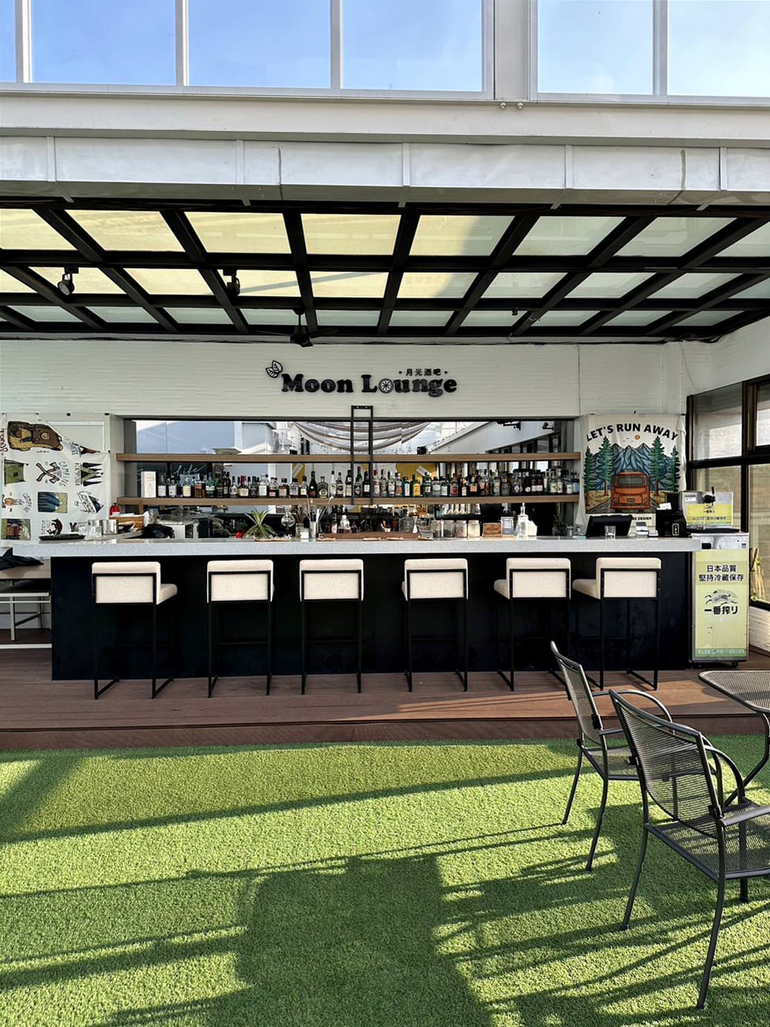 嘉義市泳池飯店住宿｜尊皇大飯店｜距離文化路觀光夜市10分鐘，設施設備一應俱全，附設自助早餐、精緻鍋物、露天泳池、景觀酒吧之尊皇大飯店入住心得分享！