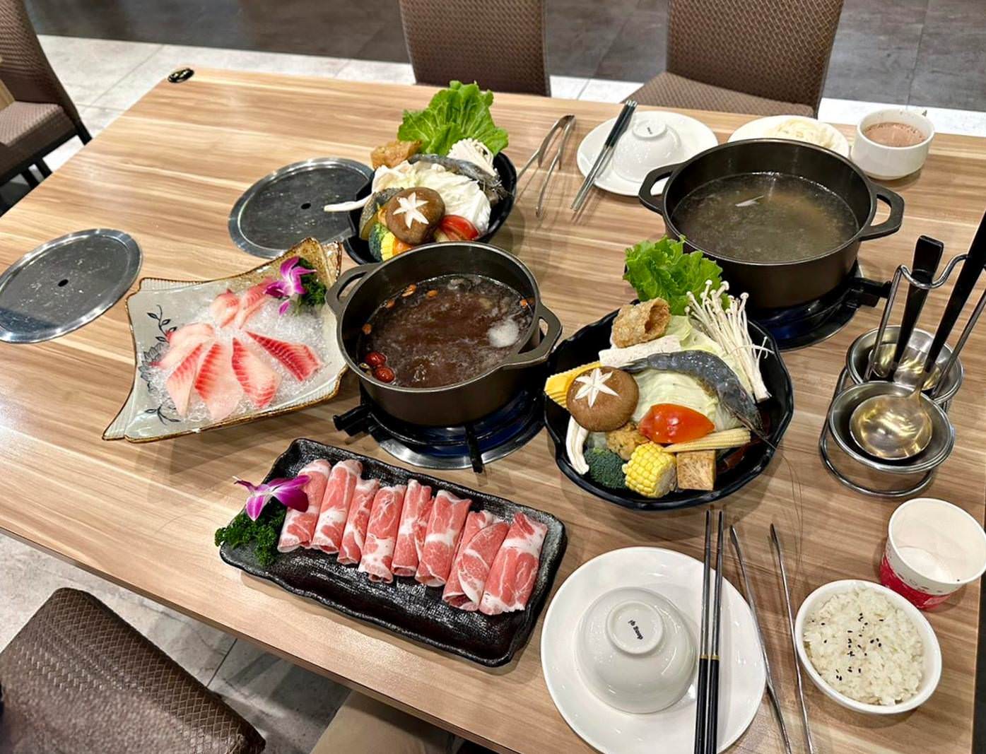 嘉義市泳池飯店住宿｜尊皇大飯店｜距離文化路觀光夜市10分鐘，設施設備一應俱全，附設自助早餐、精緻鍋物、露天泳池、景觀酒吧之尊皇大飯店入住心得分享！