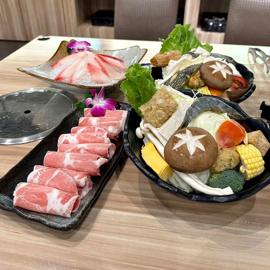 嘉義市泳池飯店住宿｜尊皇大飯店｜距離文化路觀光夜市10分鐘，設施設備一應俱全，附設自助早餐、精緻鍋物、露天泳池、景觀酒吧之尊皇大飯店入住心得分享！