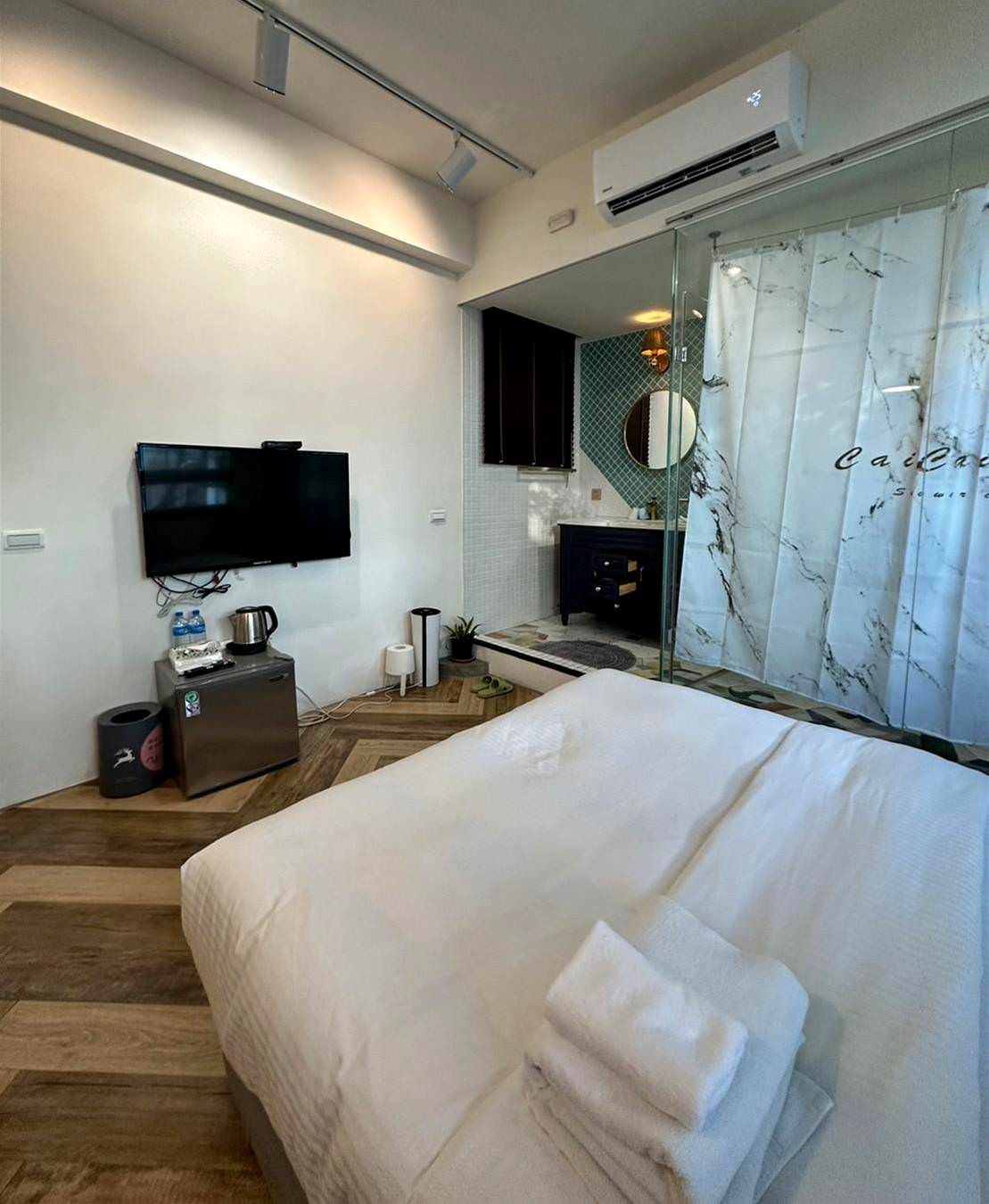 台南中西區民宿|我願意台南民宿Yes Yes I am willing|每間房皆有對外窗,豪華房享日光窗景,庭樹綠映環繞,串聯日光灑落,台南特色民宿推薦我願意民宿! - 第18張圖 台南中西區民宿|我願意台南民宿Yes Yes I am willing|每間房皆有對外窗,豪華房享日光窗景,庭樹綠映環繞,串聯日光灑落,台南特色民宿推薦我願意民宿!