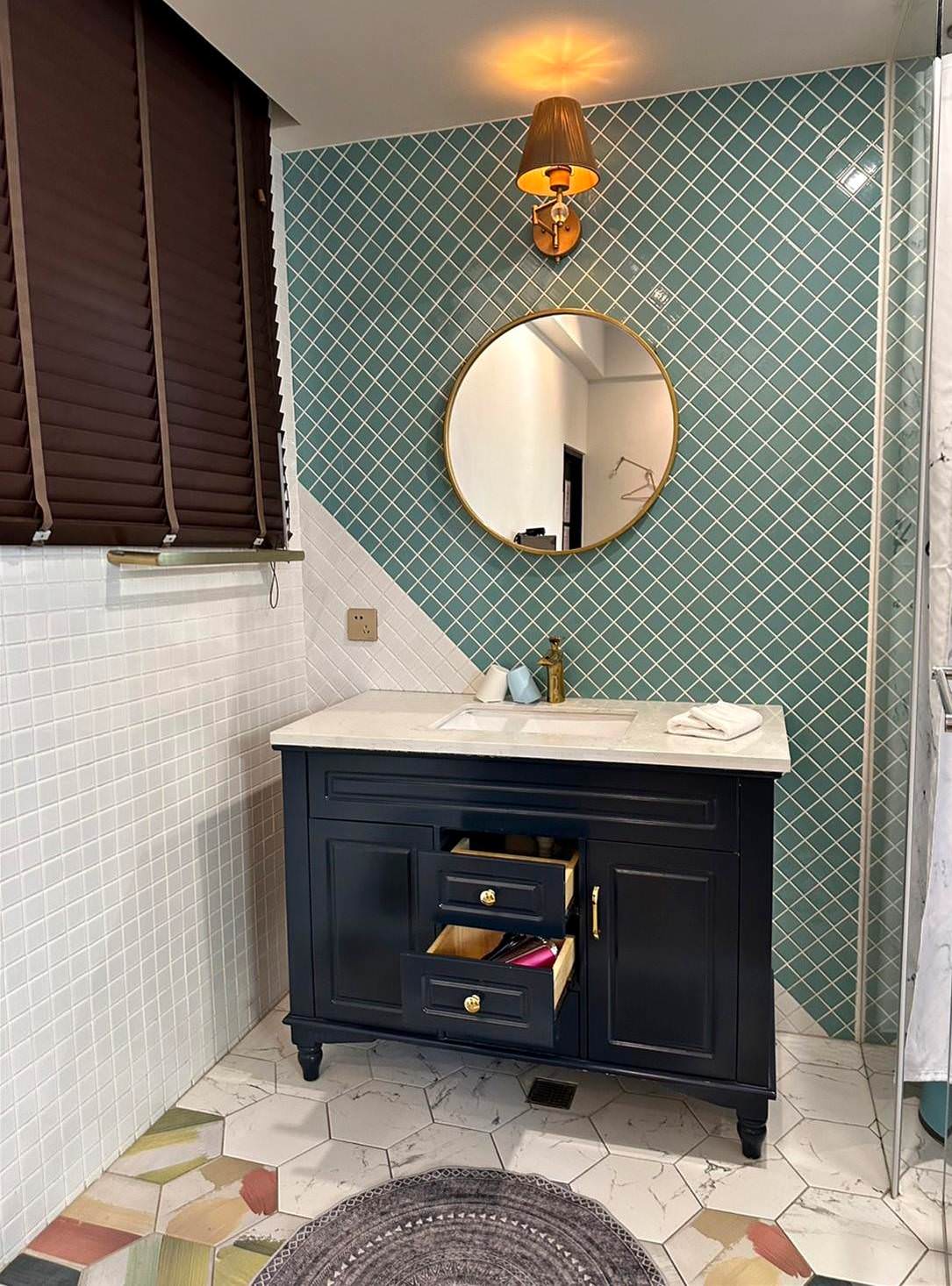 台南中西區民宿|我願意台南民宿Yes Yes I am willing|每間房皆有對外窗,豪華房享日光窗景,庭樹綠映環繞,串聯日光灑落,台南特色民宿推薦我願意民宿! - 第19張圖 台南中西區民宿|我願意台南民宿Yes Yes I am willing|每間房皆有對外窗,豪華房享日光窗景,庭樹綠映環繞,串聯日光灑落,台南特色民宿推薦我願意民宿!