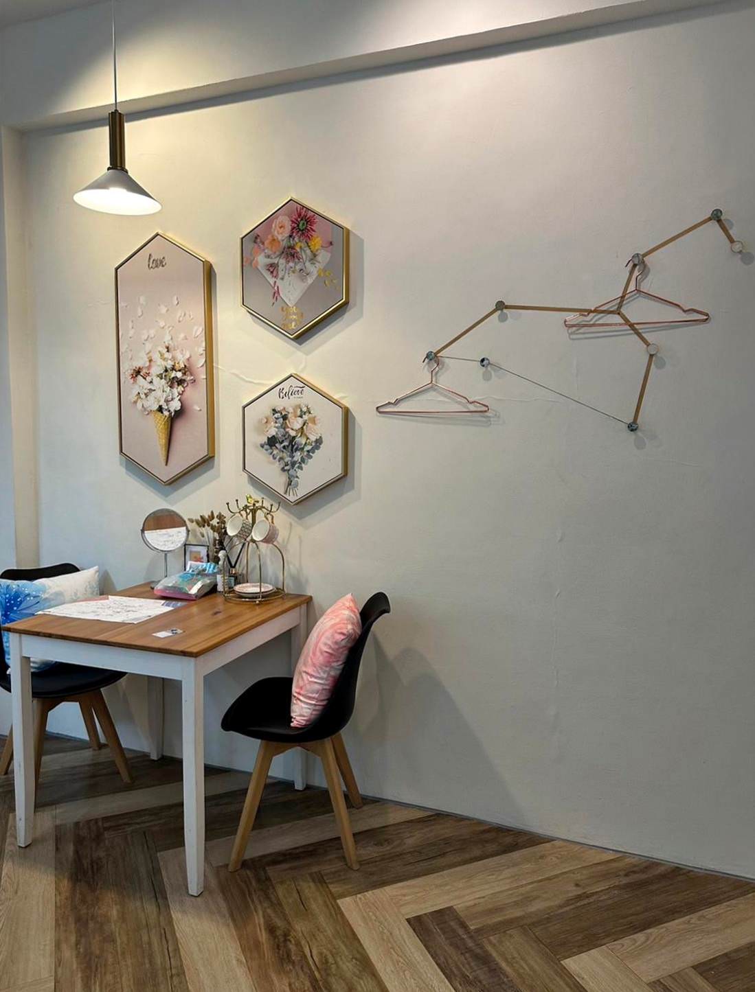 台南中西區民宿|我願意台南民宿Yes Yes I am willing|每間房皆有對外窗,豪華房享日光窗景,庭樹綠映環繞,串聯日光灑落,台南特色民宿推薦我願意民宿! - 第39張圖 台南中西區民宿|我願意台南民宿Yes Yes I am willing|每間房皆有對外窗,豪華房享日光窗景,庭樹綠映環繞,串聯日光灑落,台南特色民宿推薦我願意民宿!