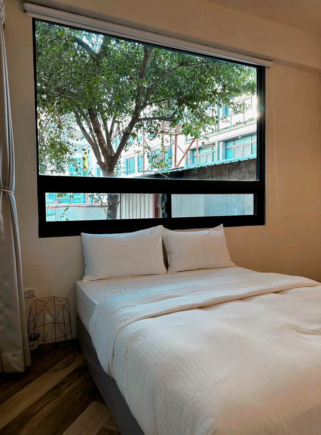 台南中西區民宿|我願意台南民宿Yes Yes I am willing|每間房皆有對外窗,豪華房享日光窗景,庭樹綠映環繞,串聯日光灑落,台南特色民宿推薦我願意民宿! - 第32張圖 台南中西區民宿|我願意台南民宿Yes Yes I am willing|每間房皆有對外窗,豪華房享日光窗景,庭樹綠映環繞,串聯日光灑落,台南特色民宿推薦我願意民宿!