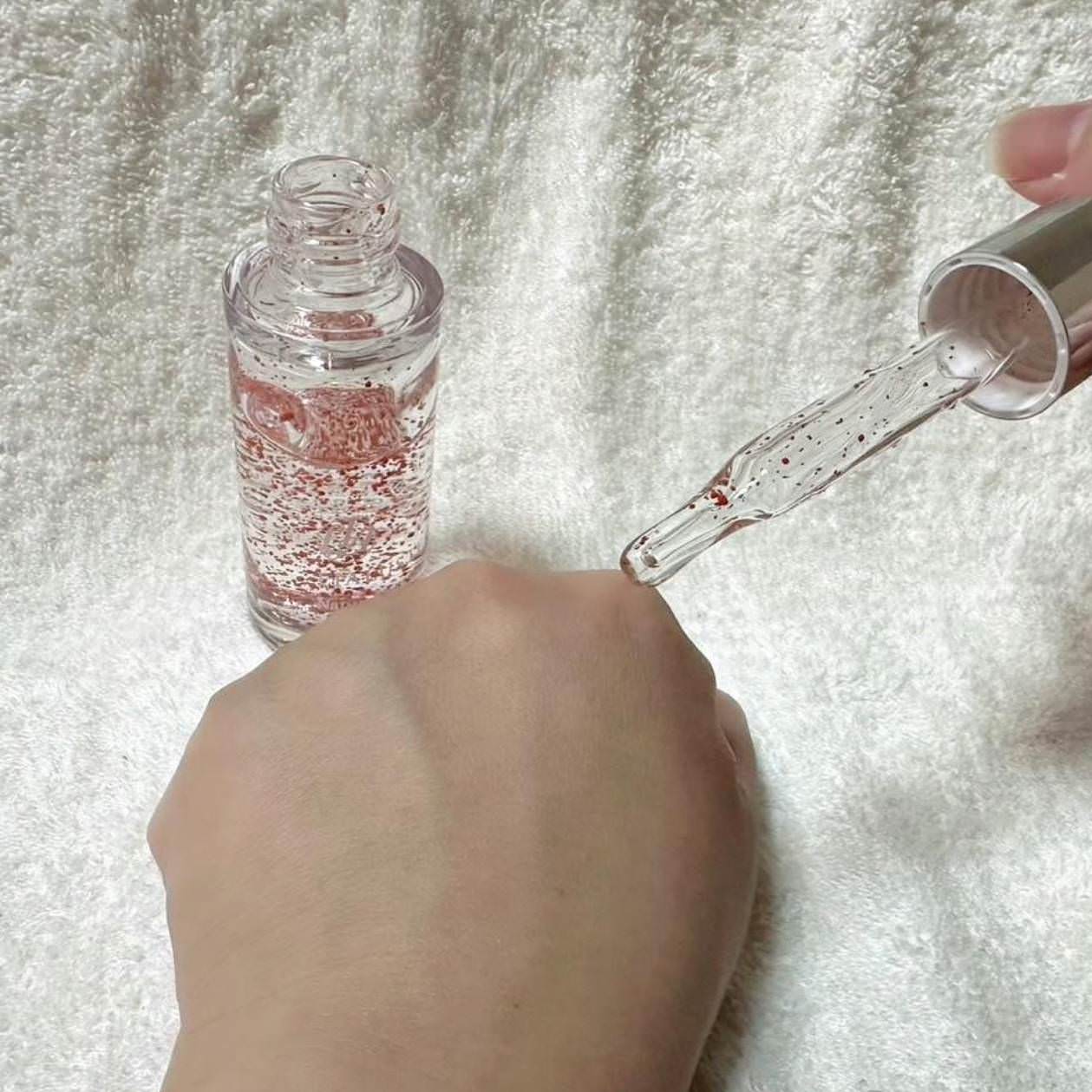 精華推薦｜LIALUSTER リアラスター 亮姿堂美肌菌晶球撫紋精華｜日本獨家美肌菌晶球技術，預防乾燥調理乾荒脫皮肌，深入肌底呈現透亮光澤肌之亮姿堂美肌菌晶球撫紋精華開箱分享！