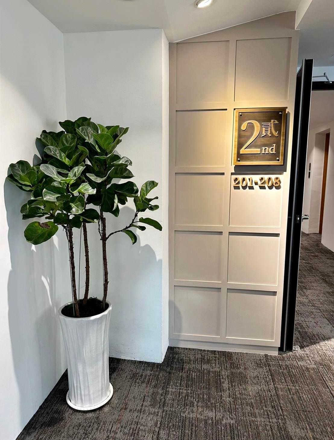 台南中西區旅店｜南兜漫旅Voyager Hotel｜座落國華商圈正興街，旅宿滿足食衣住行娛樂，台南特色旅館推薦南兜漫旅！