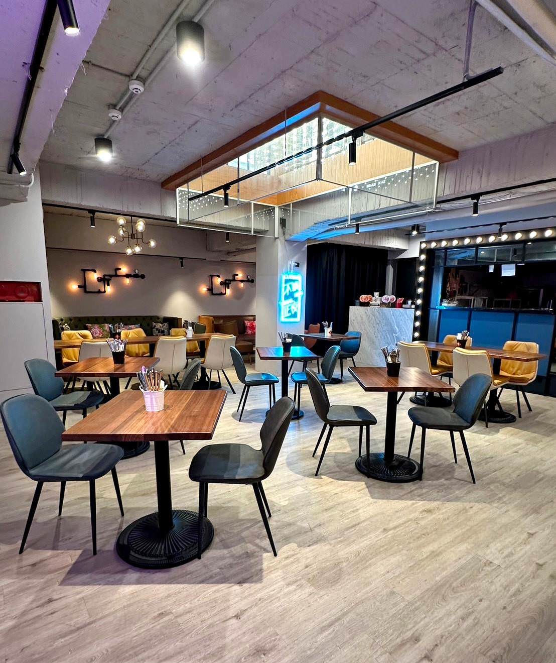 台南中西區旅店｜南兜漫旅Voyager Hotel｜座落國華商圈正興街，旅宿滿足食衣住行娛樂，台南特色旅館推薦南兜漫旅！