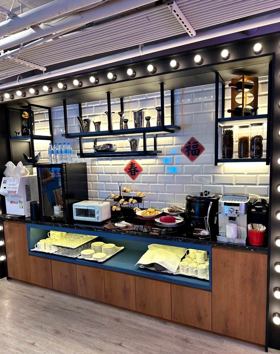 台南中西區旅店｜南兜漫旅Voyager Hotel｜座落國華商圈正興街，旅宿滿足食衣住行娛樂，台南特色旅館推薦南兜漫旅！