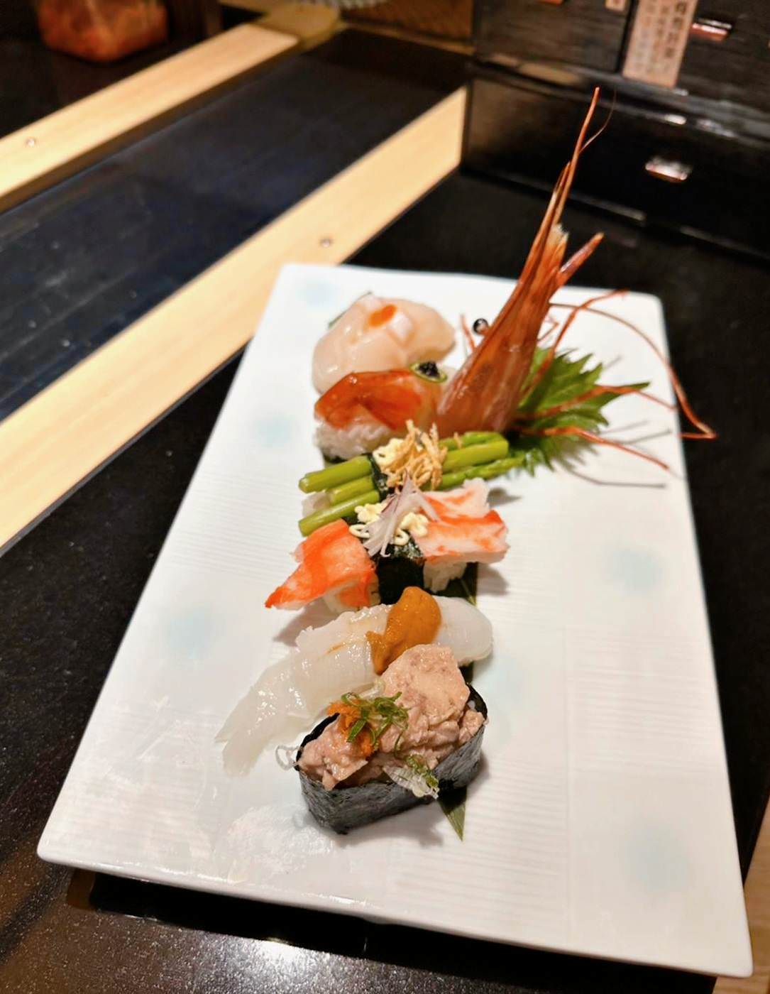 日本料理推薦｜台中市南屯區大漁迴轉壽司（創始店）｜零接觸平板點餐新鮮直送包廂，春季限定旬彩料理、創意美式壽司捲—極上盛合，一口入魂驚豔味蕾！