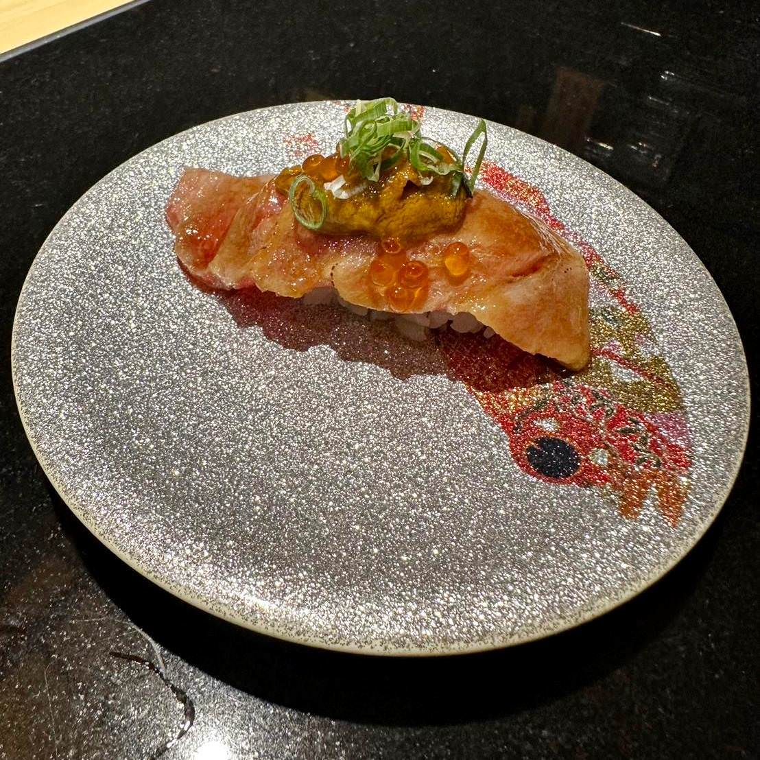 日本料理推薦｜台中市南屯區大漁迴轉壽司（創始店）｜零接觸平板點餐新鮮直送包廂，春季限定旬彩料理、創意美式壽司捲—極上盛合，一口入魂驚豔味蕾！