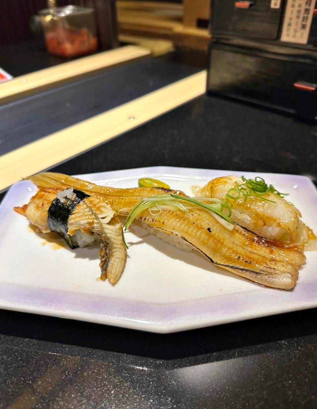 日本料理推薦｜台中市南屯區大漁迴轉壽司（創始店）｜零接觸平板點餐新鮮直送包廂，春季限定旬彩料理、創意美式壽司捲—極上盛合，一口入魂驚豔味蕾！